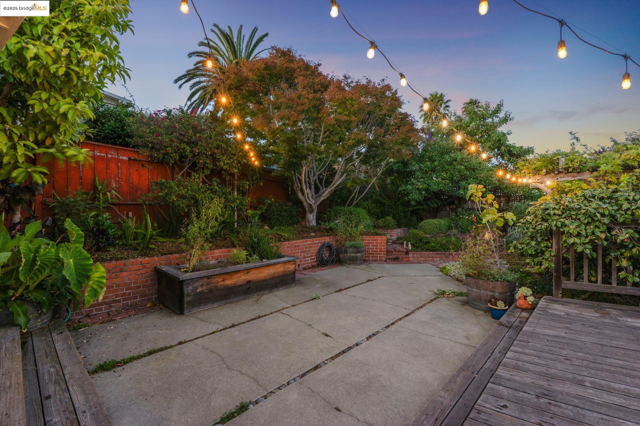 1736 Santa Clara St