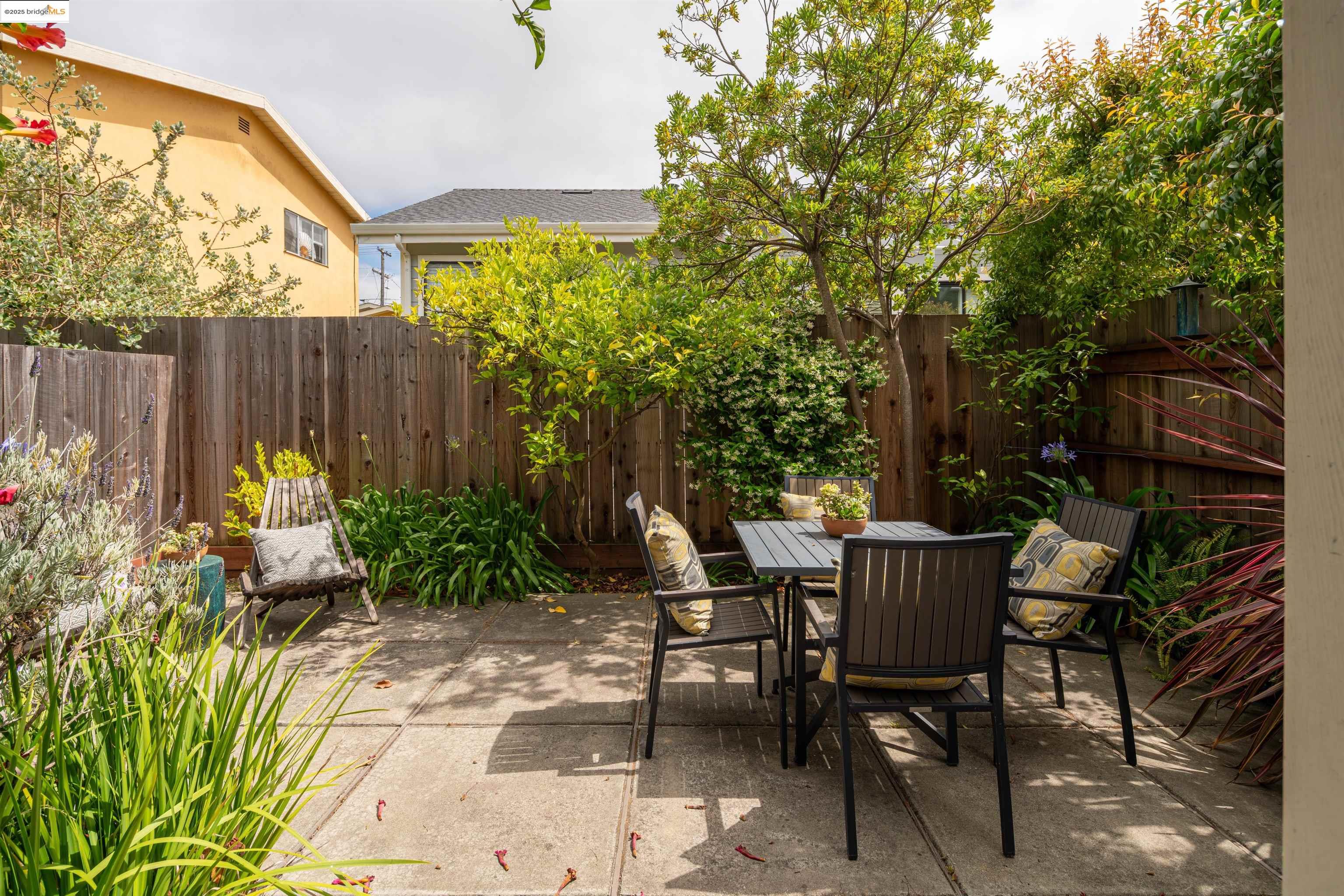 1812 Dwight Way # 2 Unit: 1-2