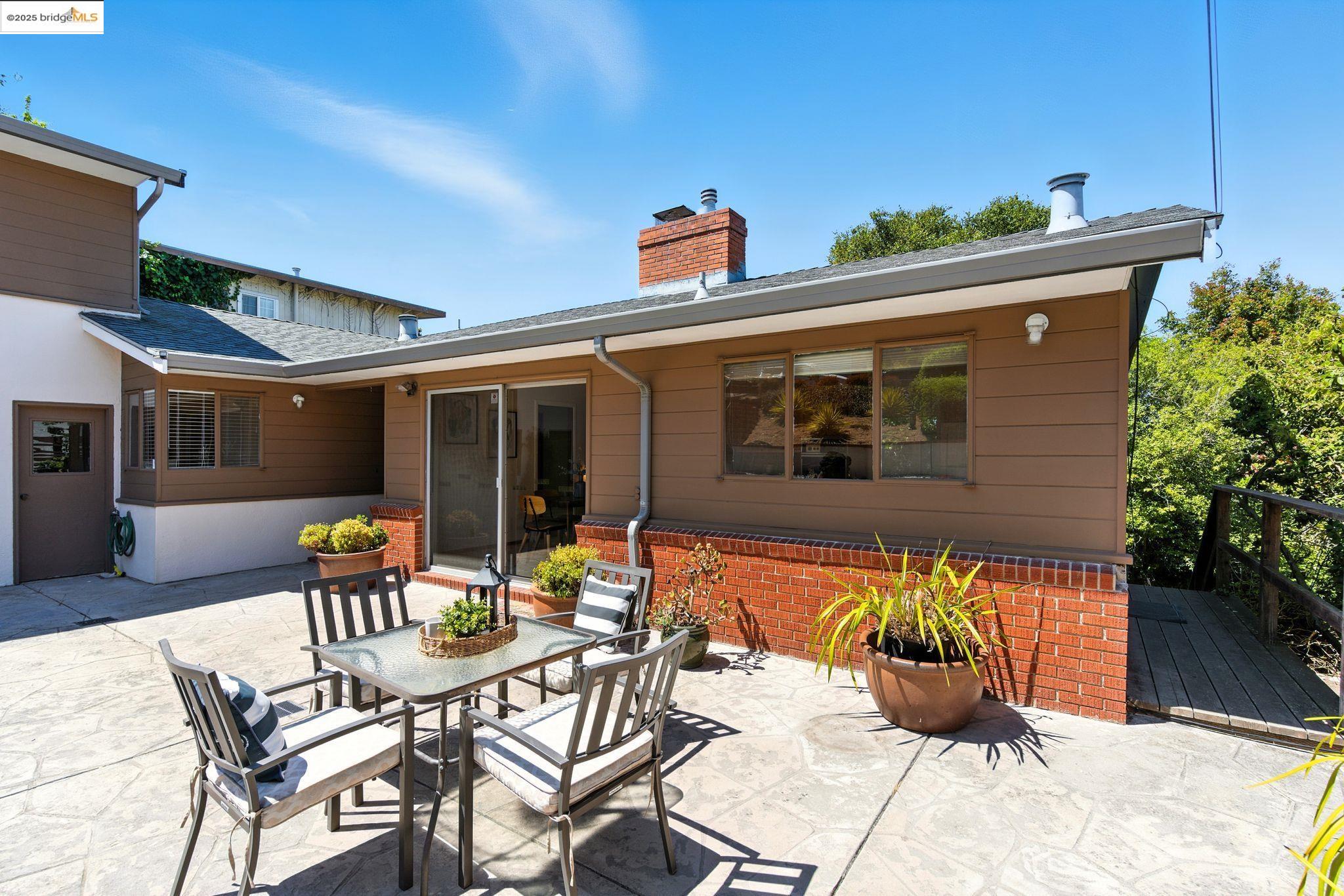 2679 Tamalpais AVE