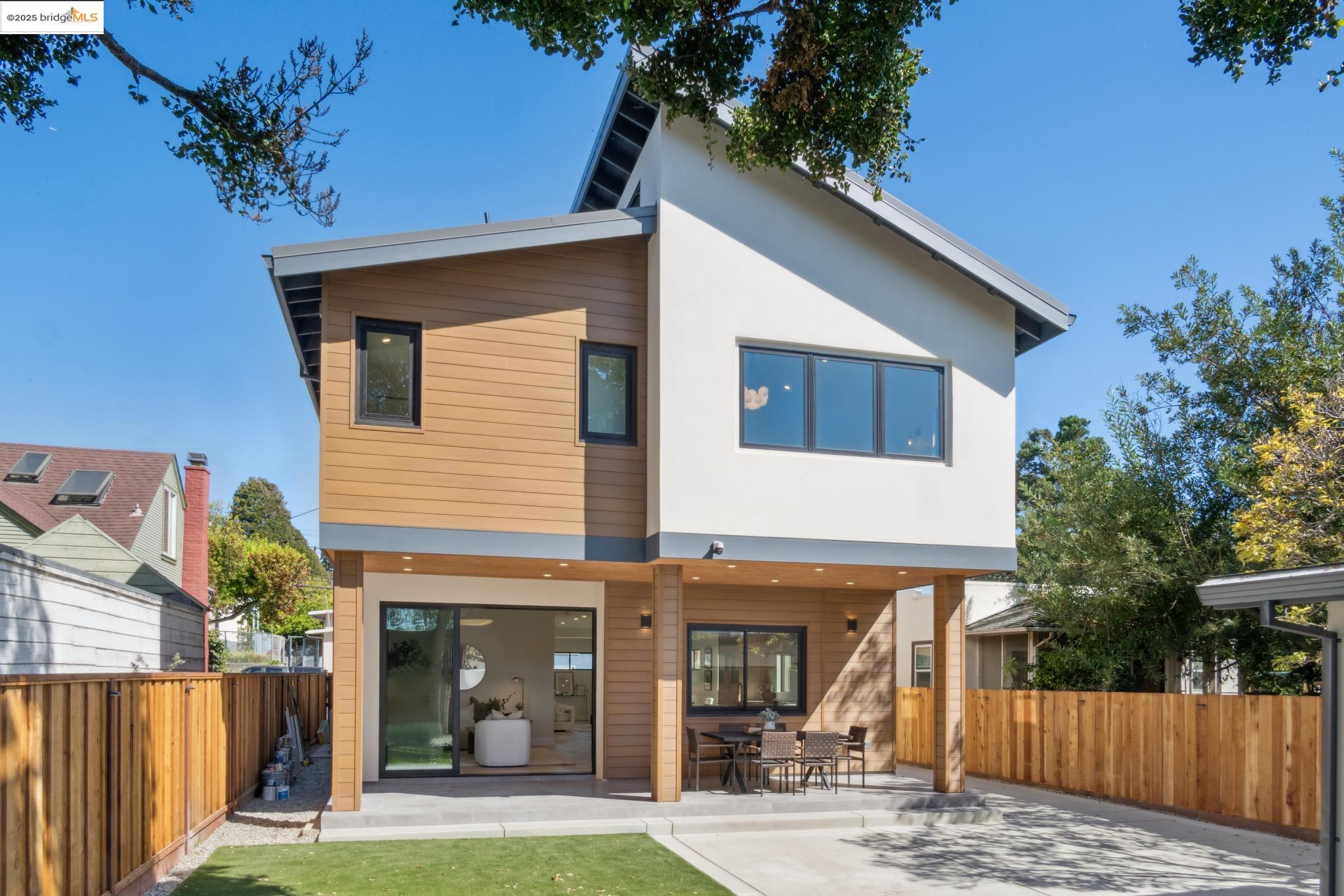 1014 Santa Fe