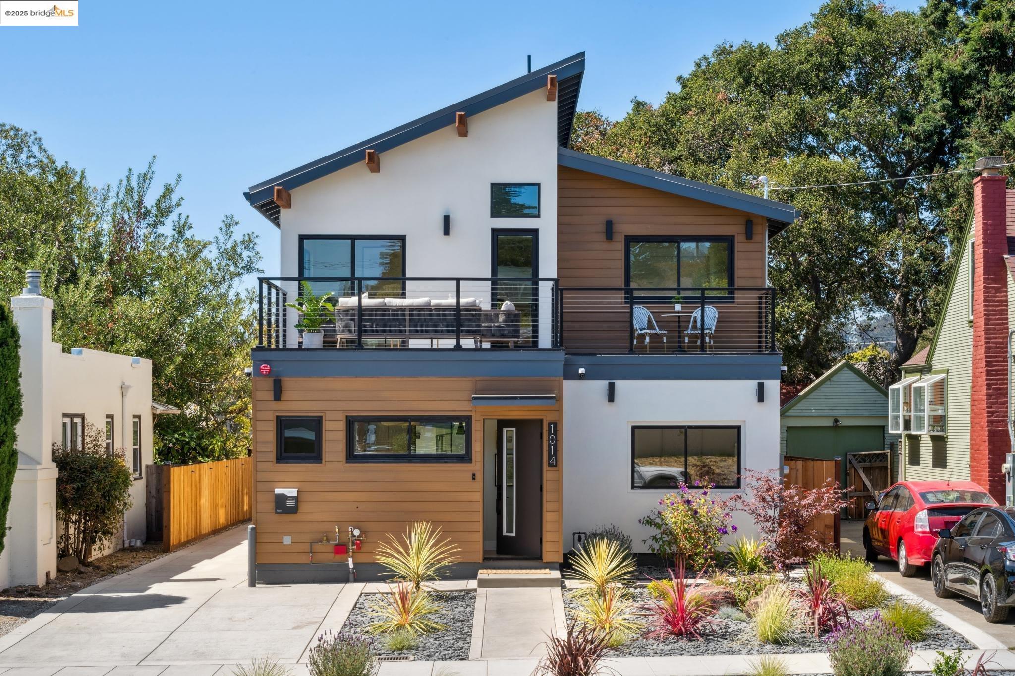 1014 Santa Fe
