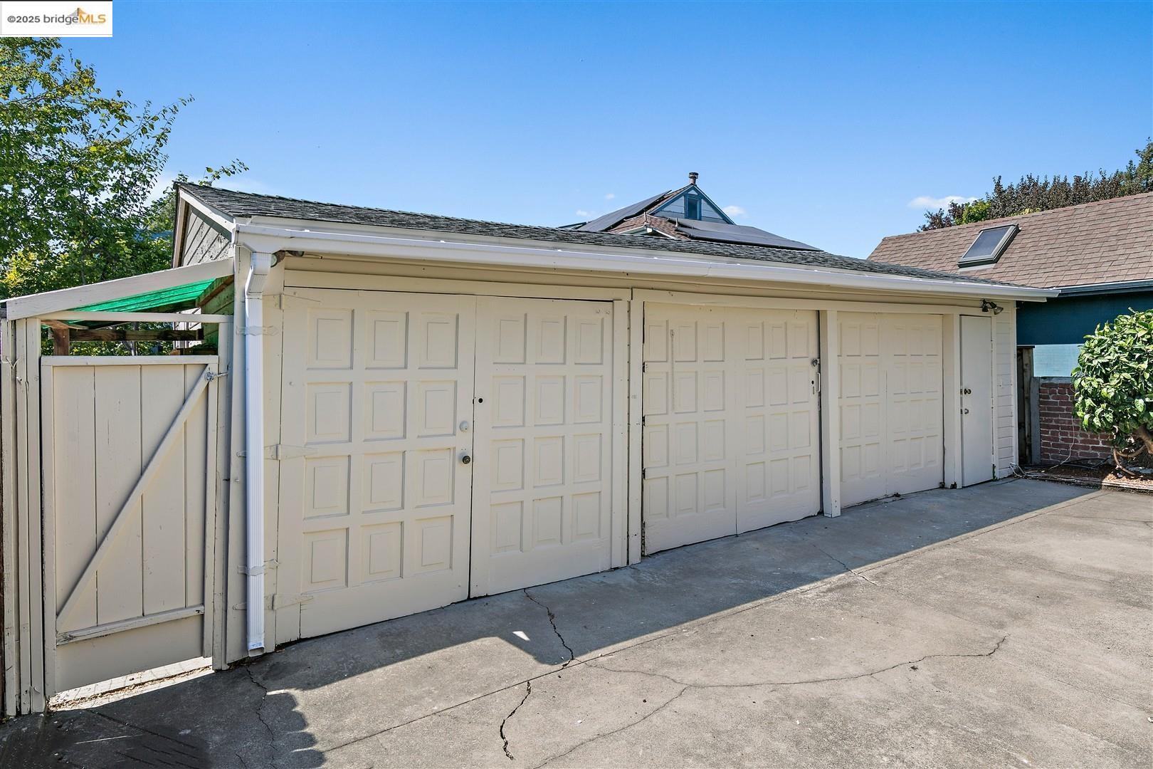 1412 Peralta Ave
