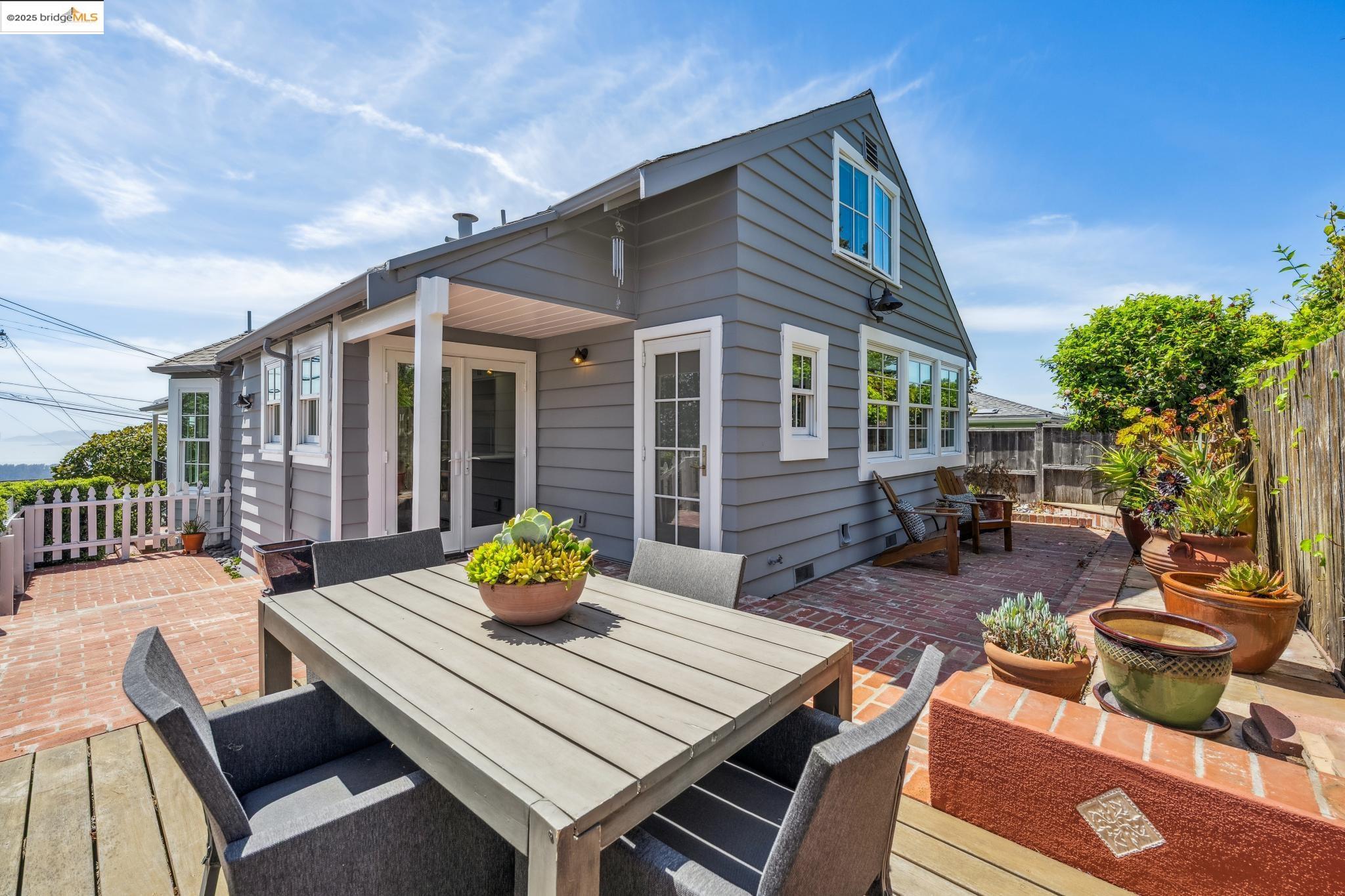 267 Columbia Ave