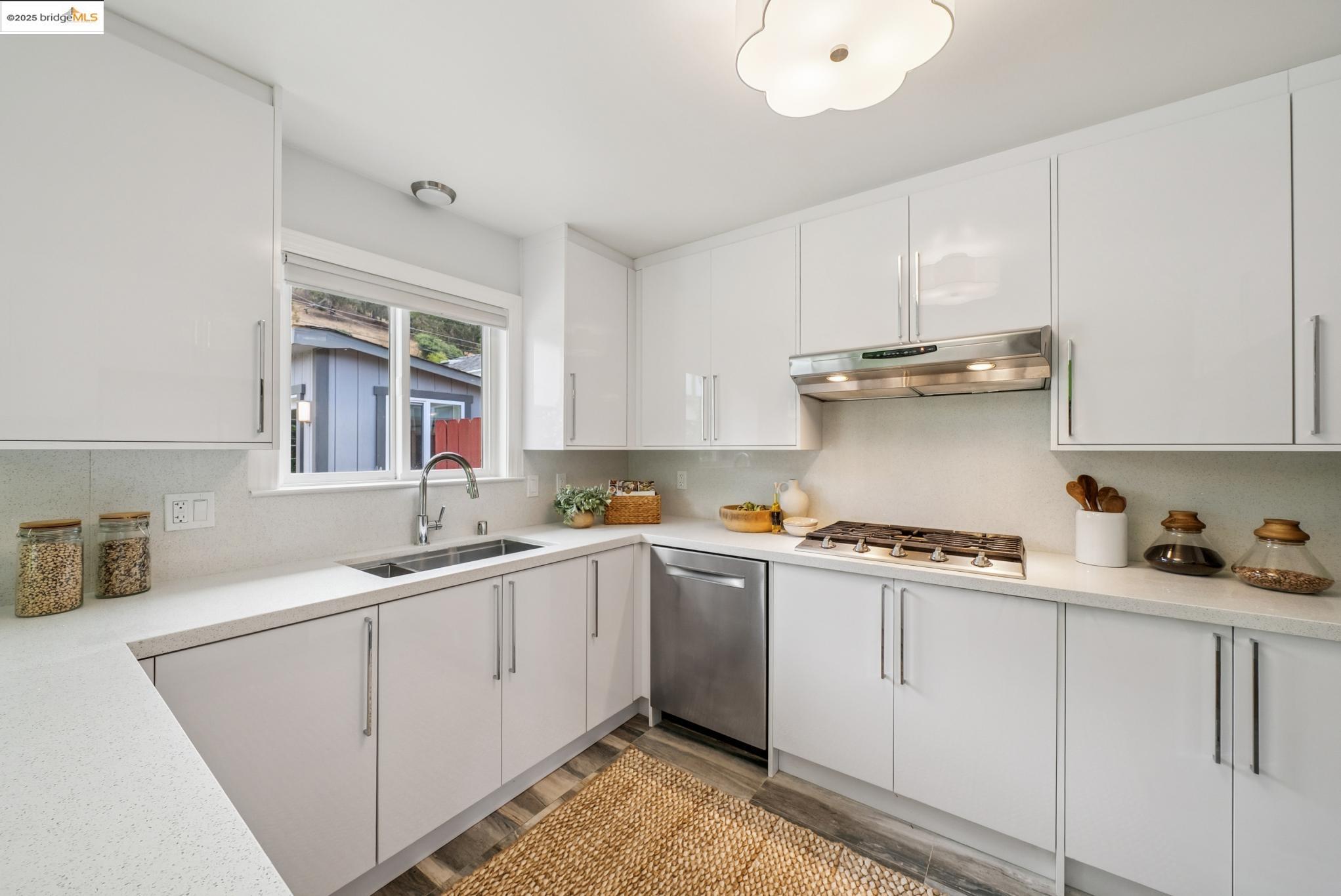 1328 Scott Street