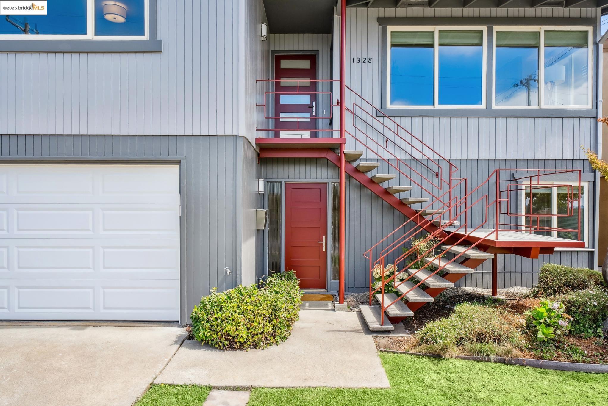 1328 Scott Street