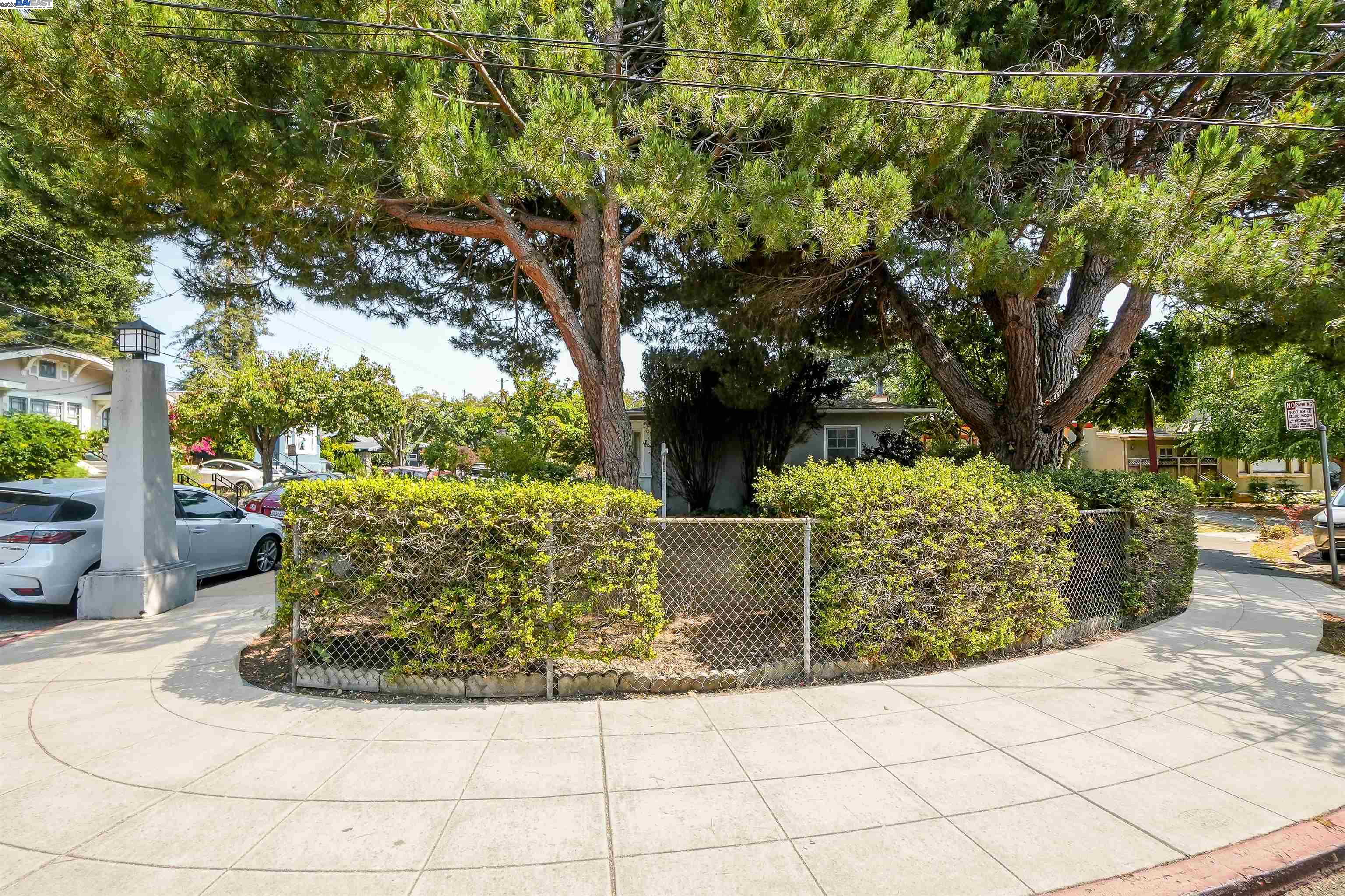 57 Entrada Ave
