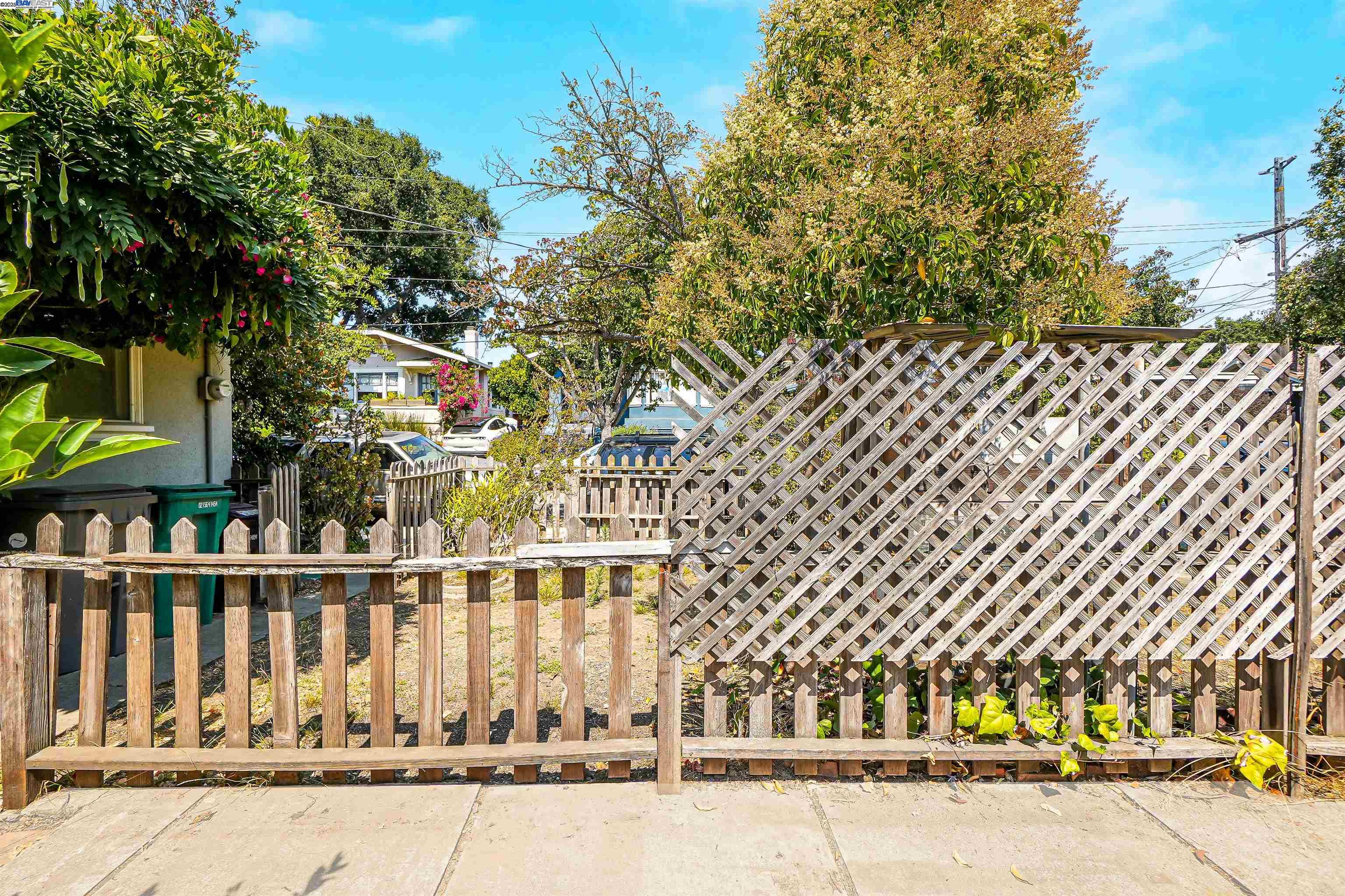 57 Entrada Ave