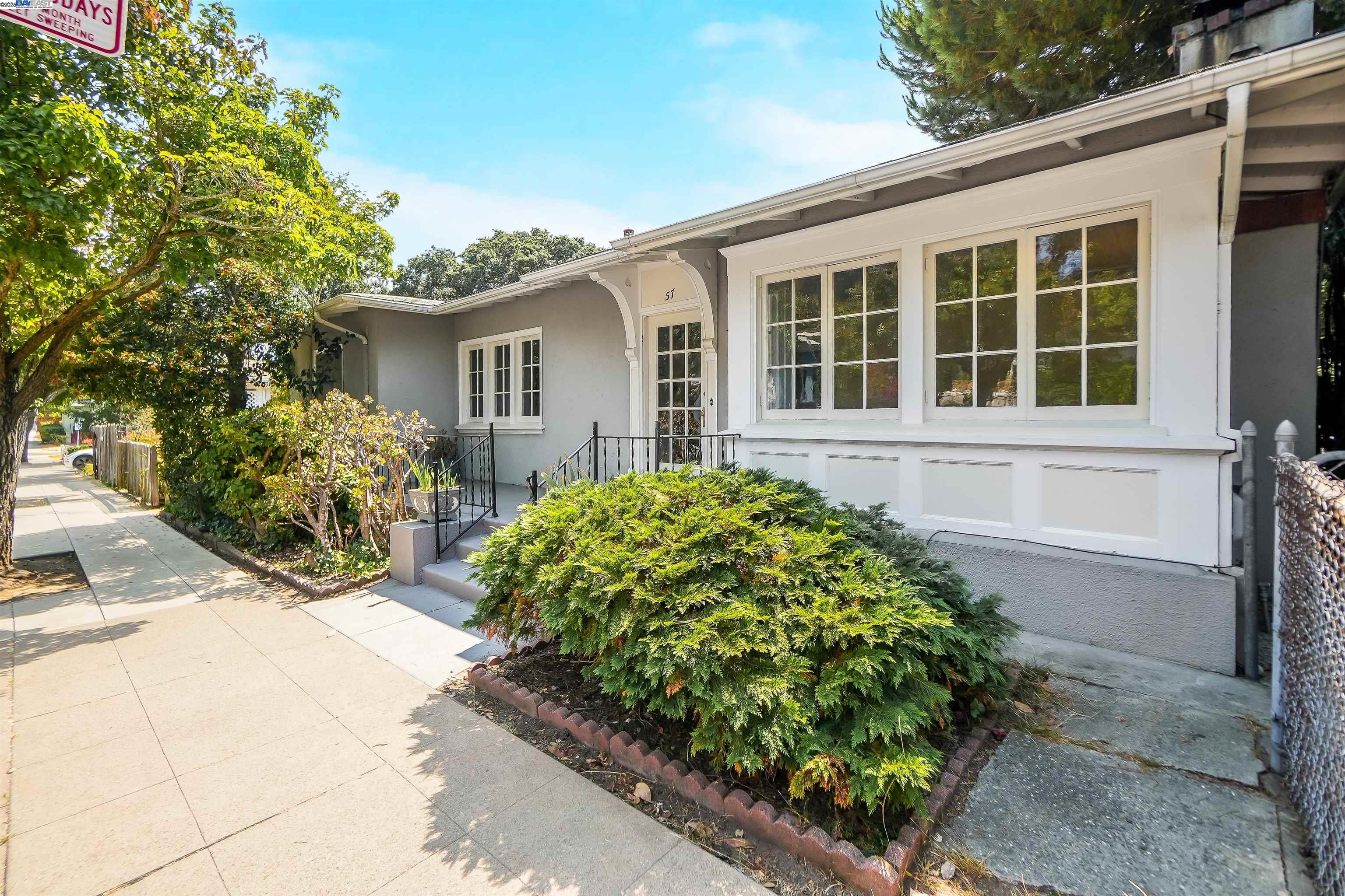 57 Entrada Ave