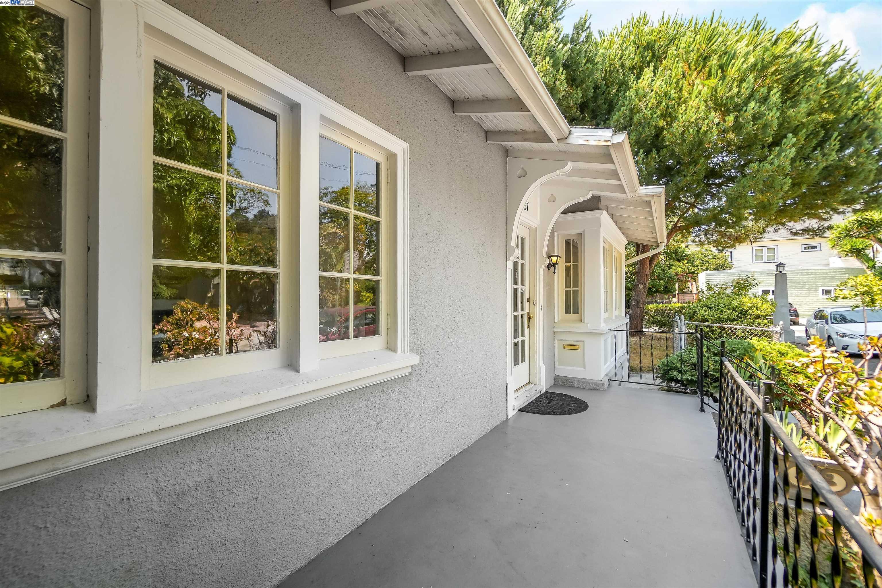 57 Entrada Ave