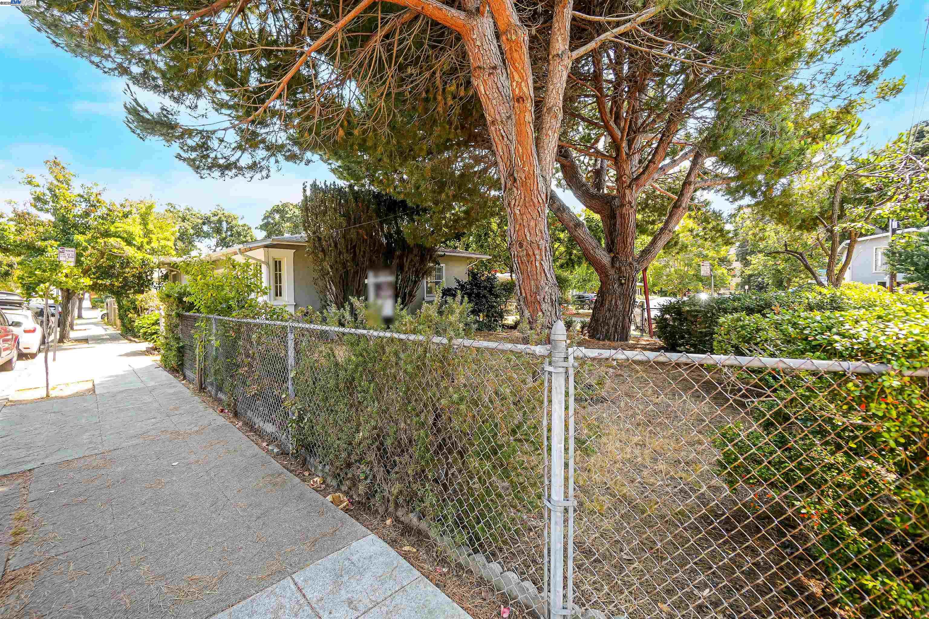 57 Entrada Ave