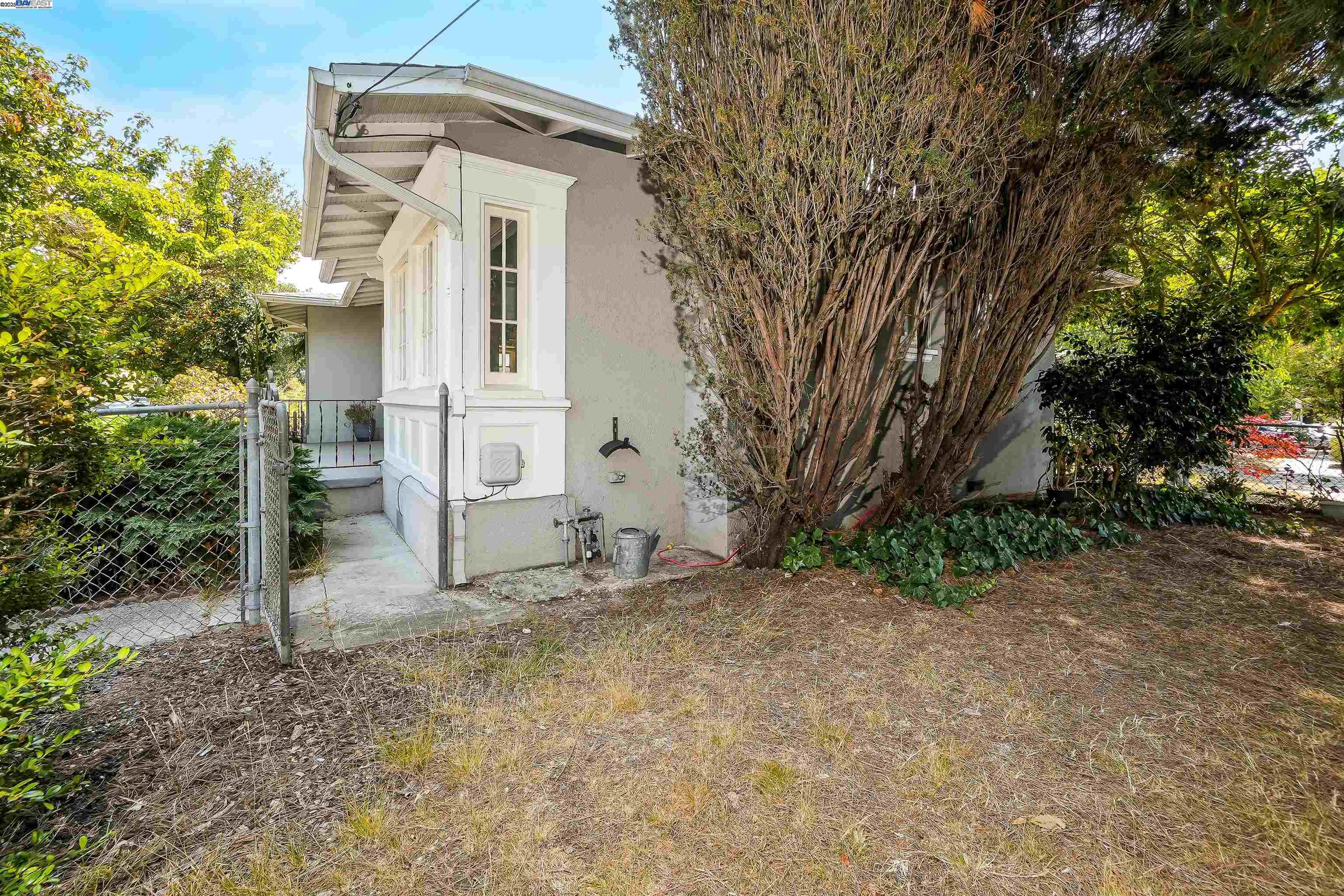 57 Entrada Ave
