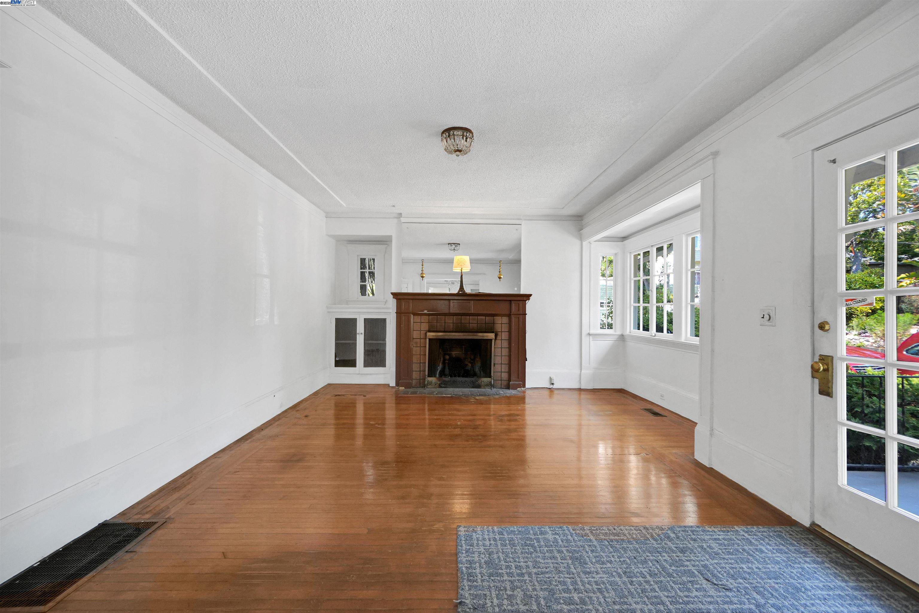57 Entrada Ave