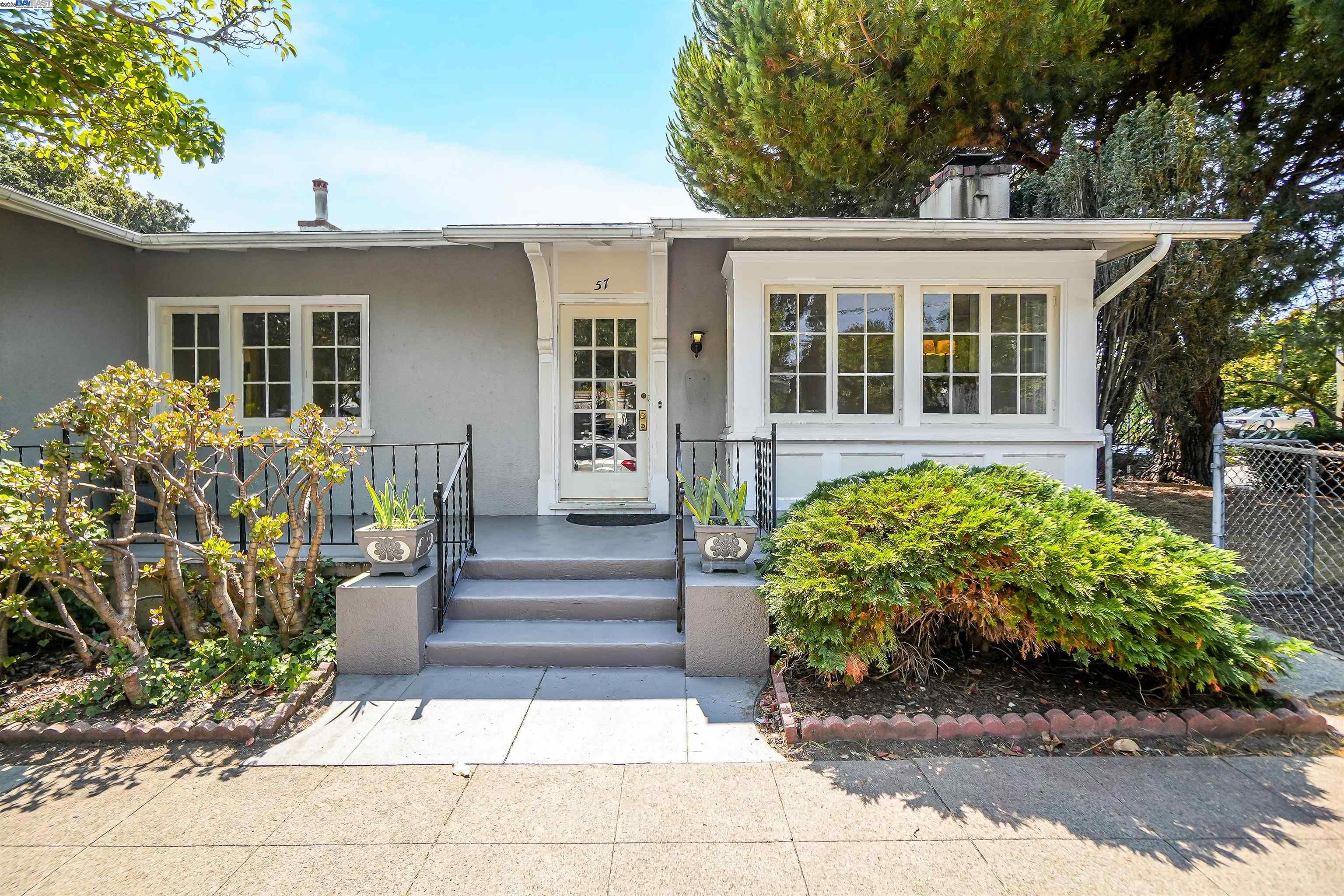 57 Entrada Ave