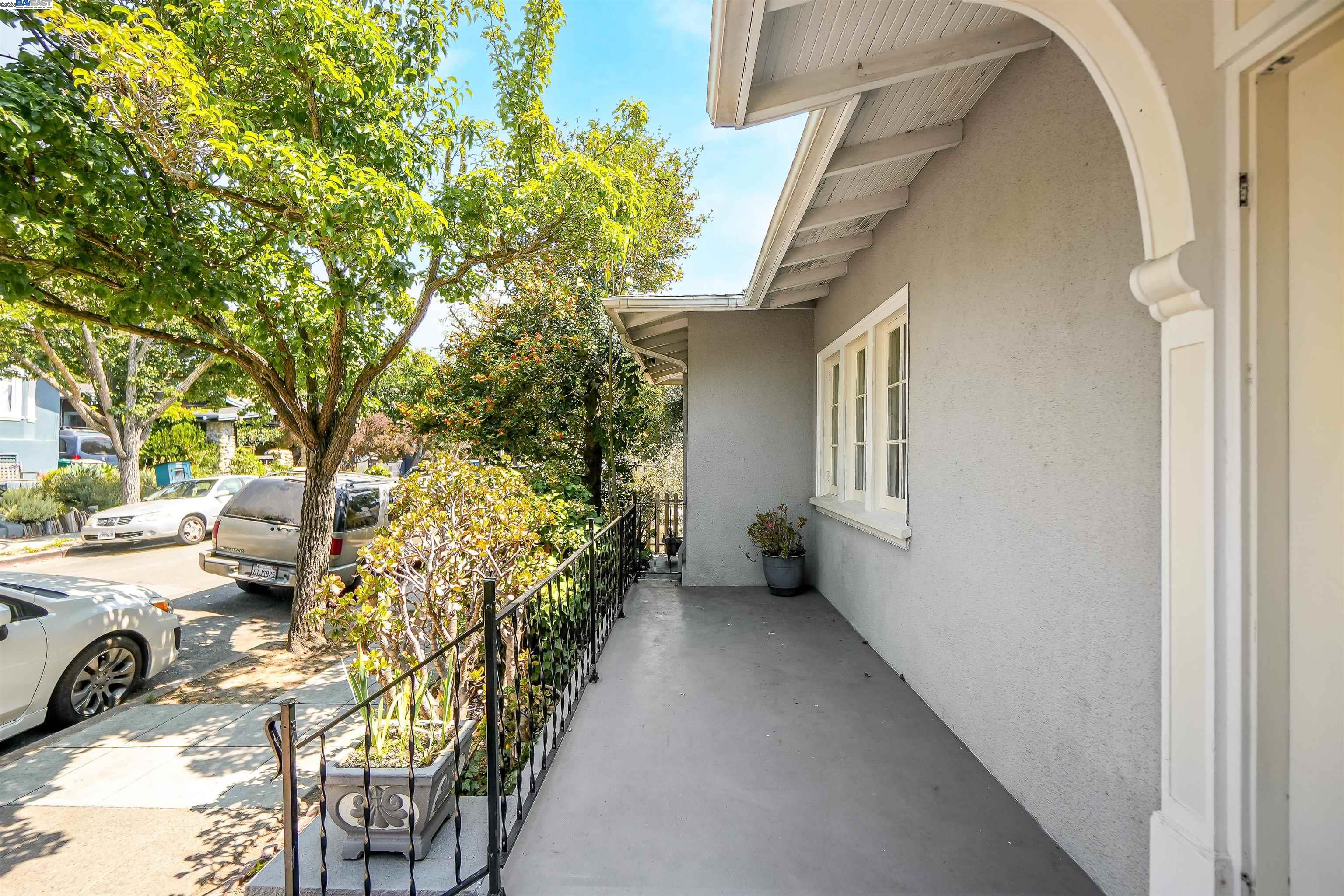 57 Entrada Ave
