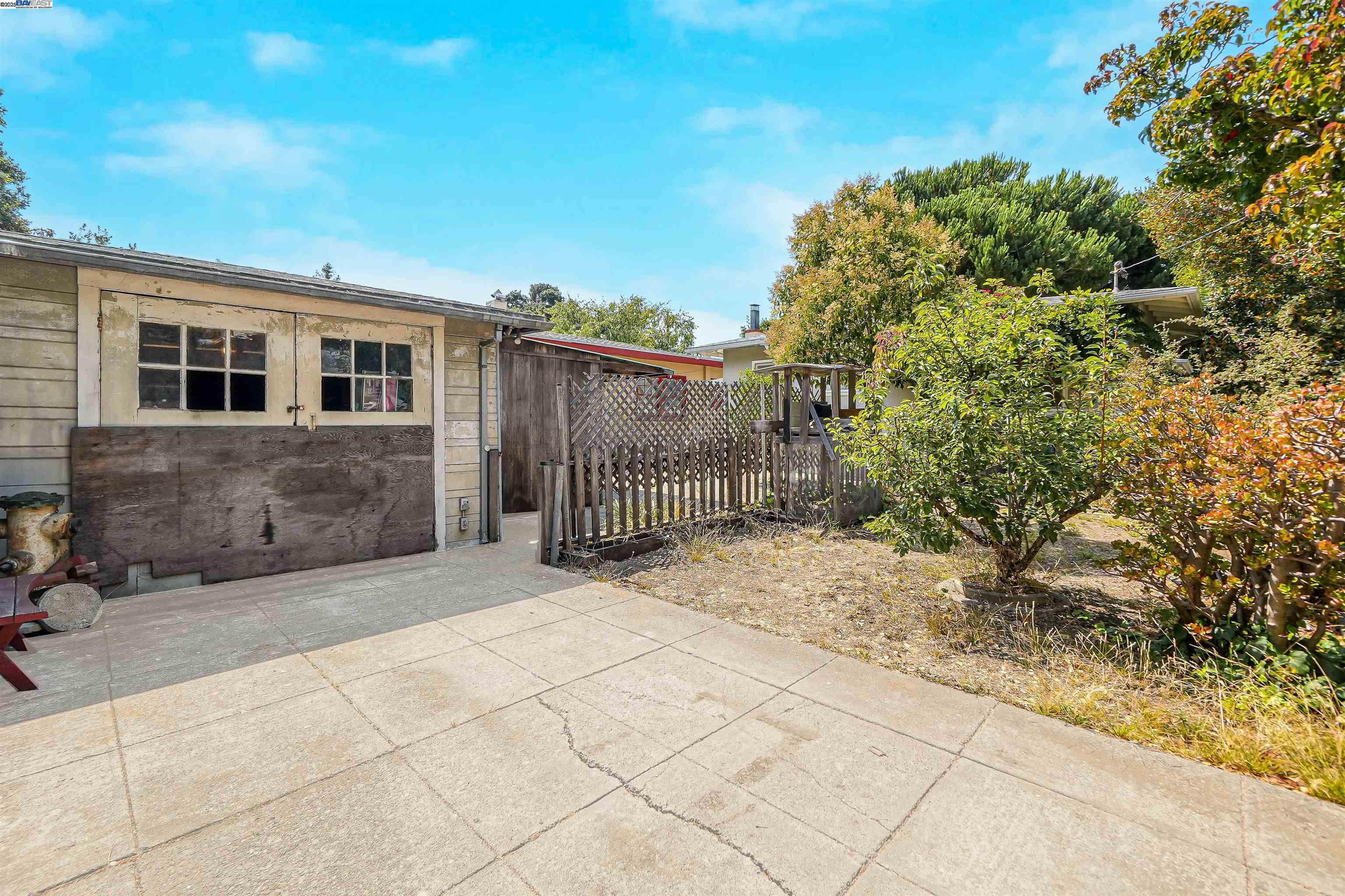 57 Entrada Ave