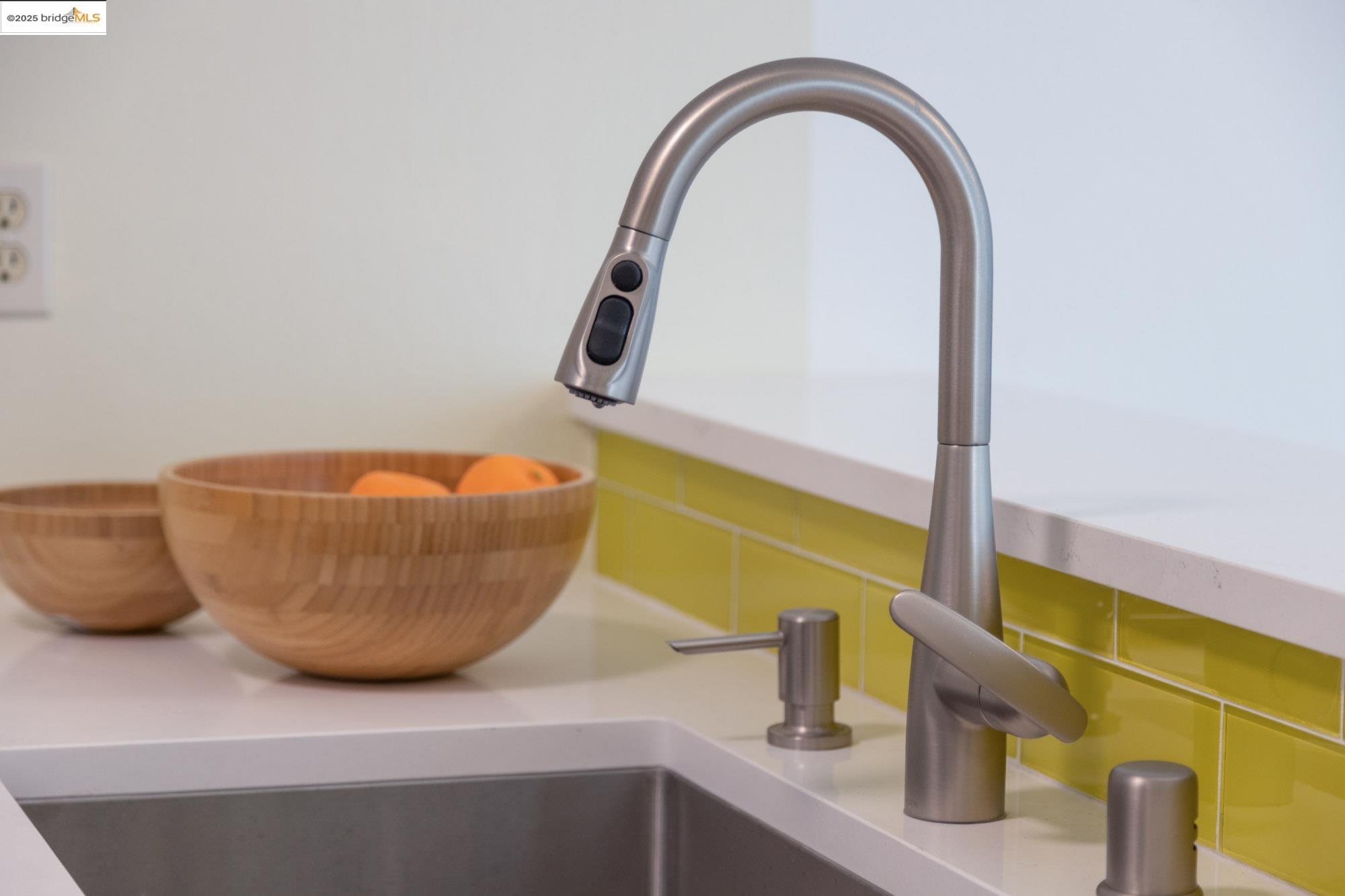 288 Whitmore St # 202