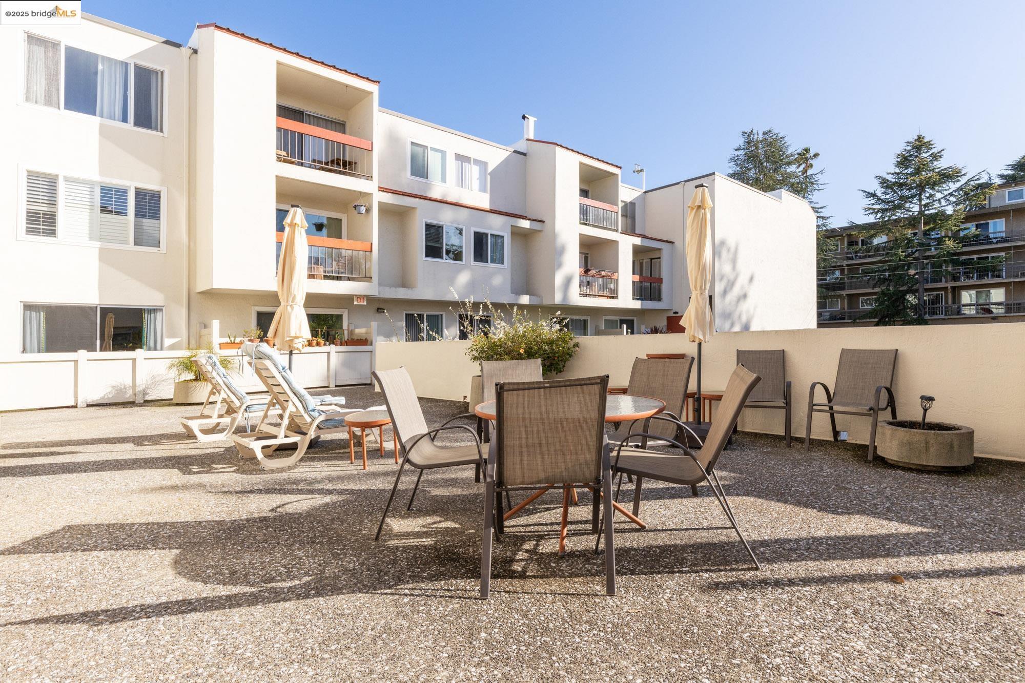 288 Whitmore St # 202