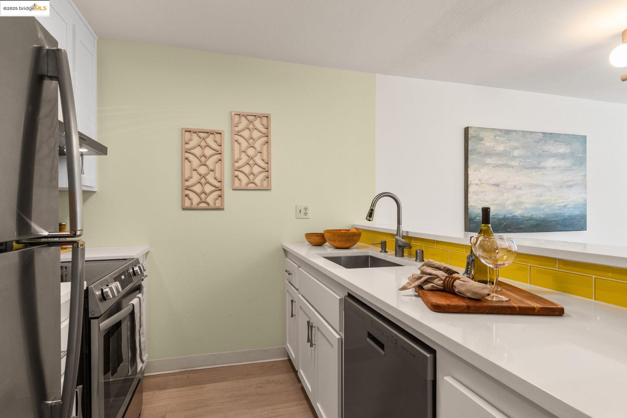 288 Whitmore St # 202