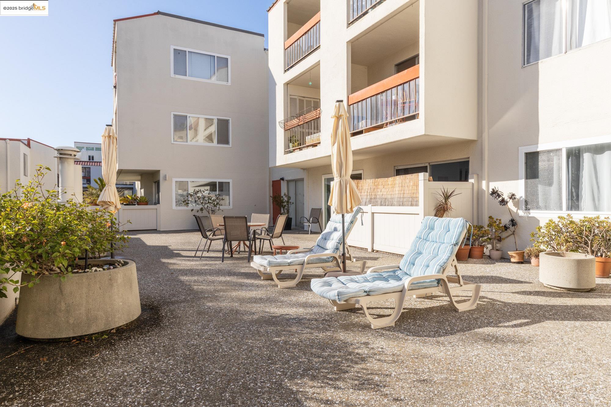 288 Whitmore St # 202