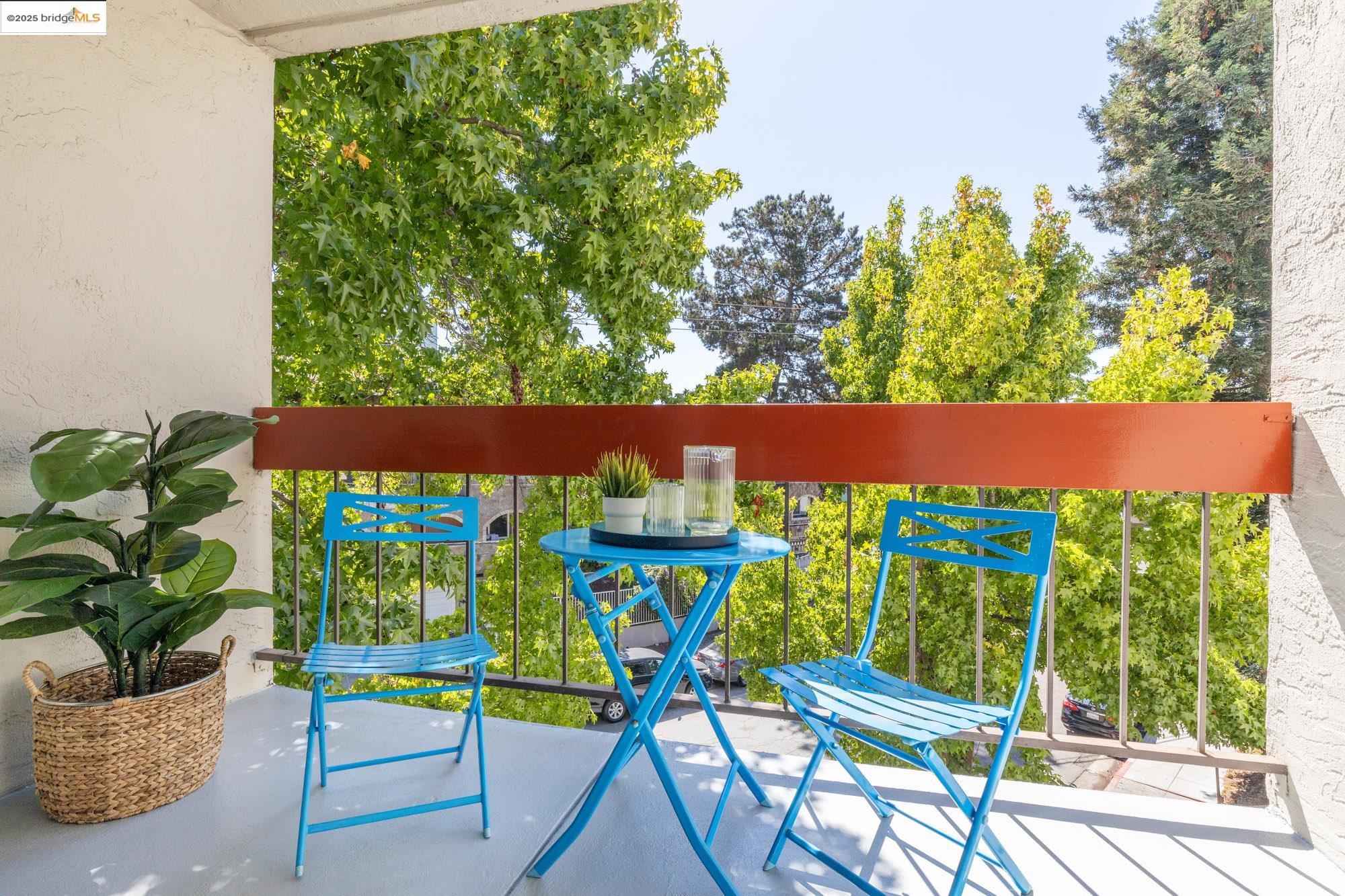 288 Whitmore St # 202