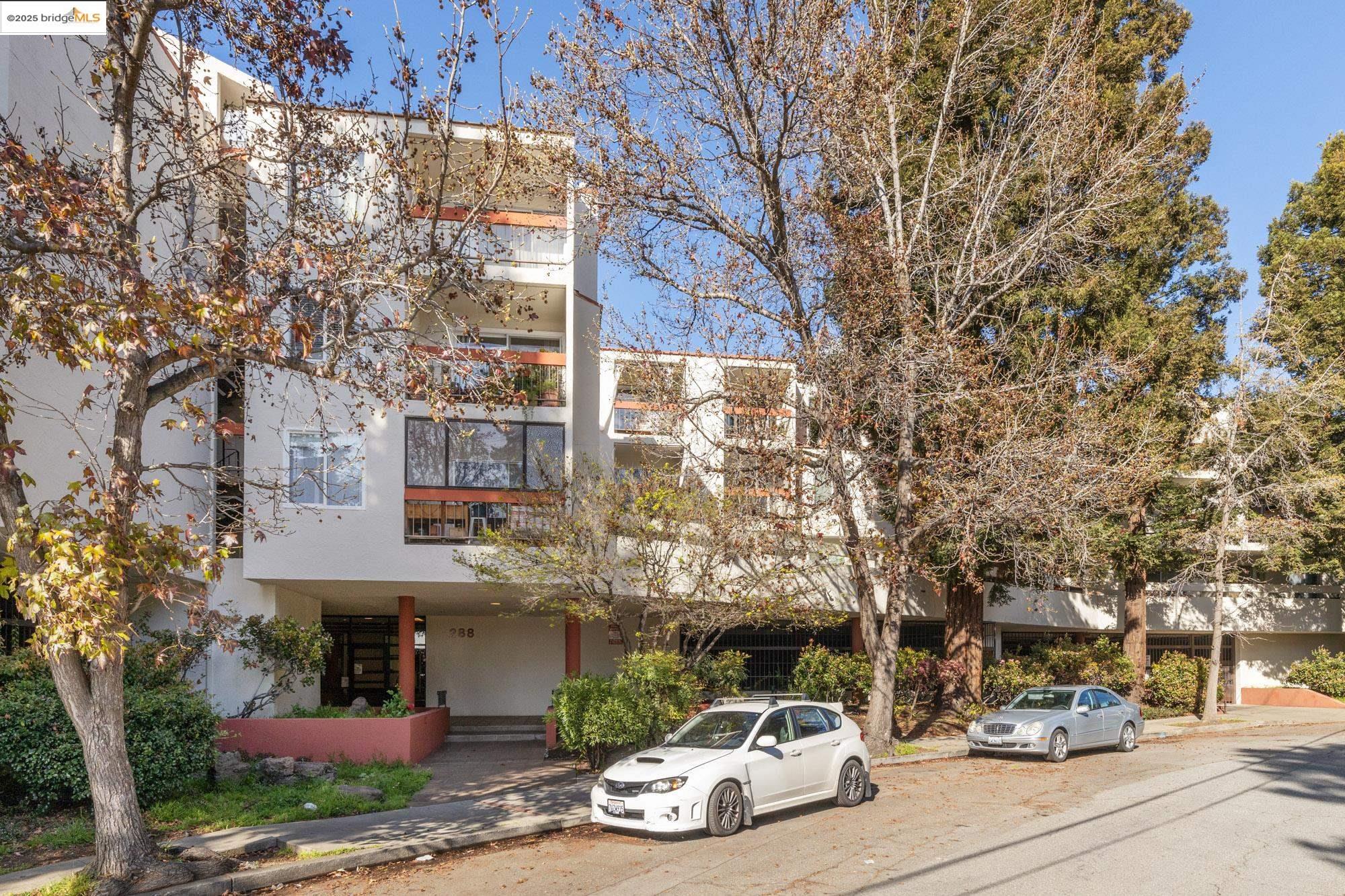 288 Whitmore St # 202