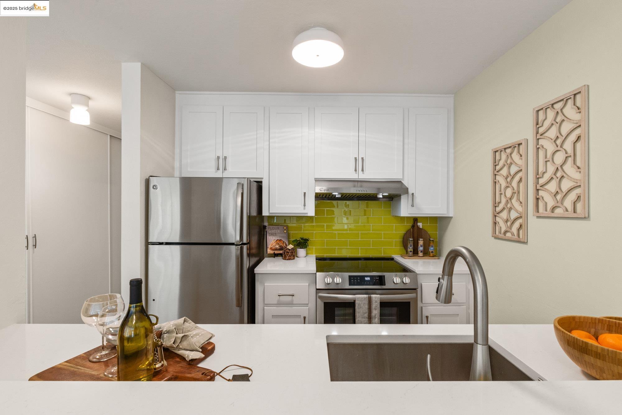 288 Whitmore St # 202