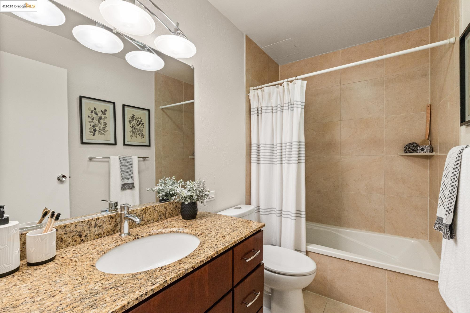 288 Whitmore St # 202