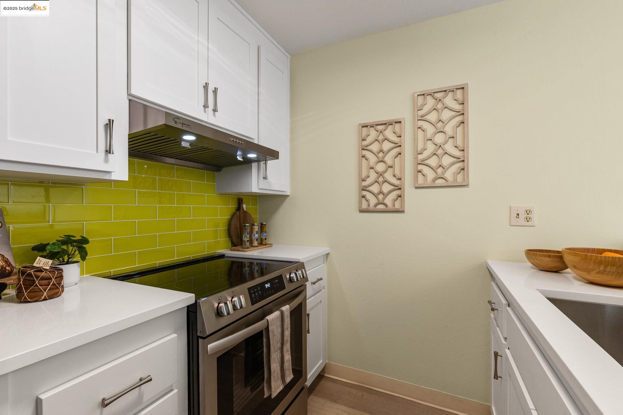 288 Whitmore St # 202