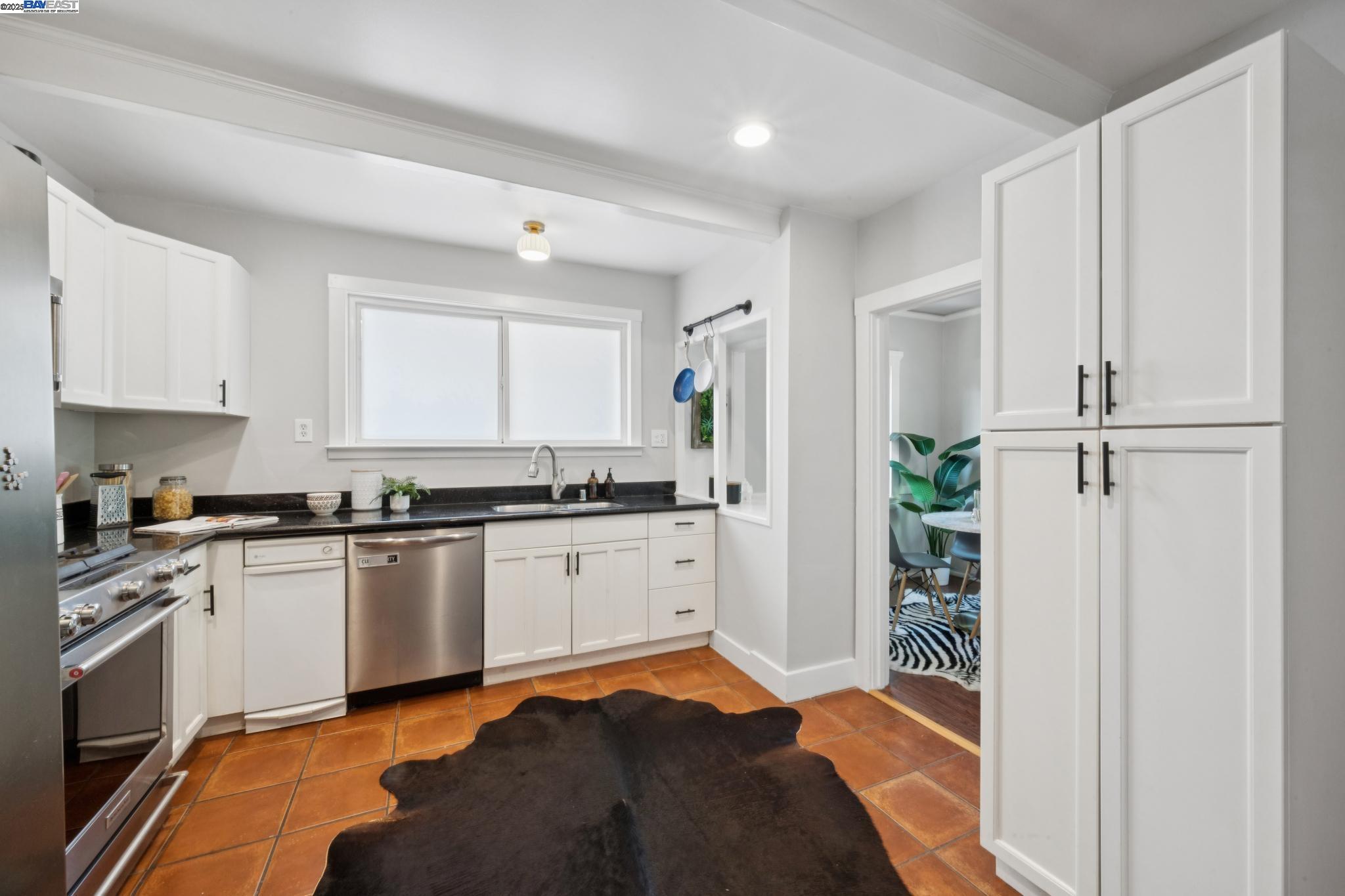 5427 CLAREMONT AVENUE