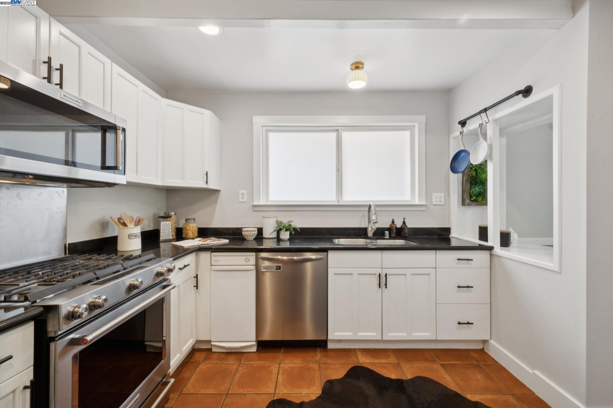 5427 CLAREMONT AVENUE