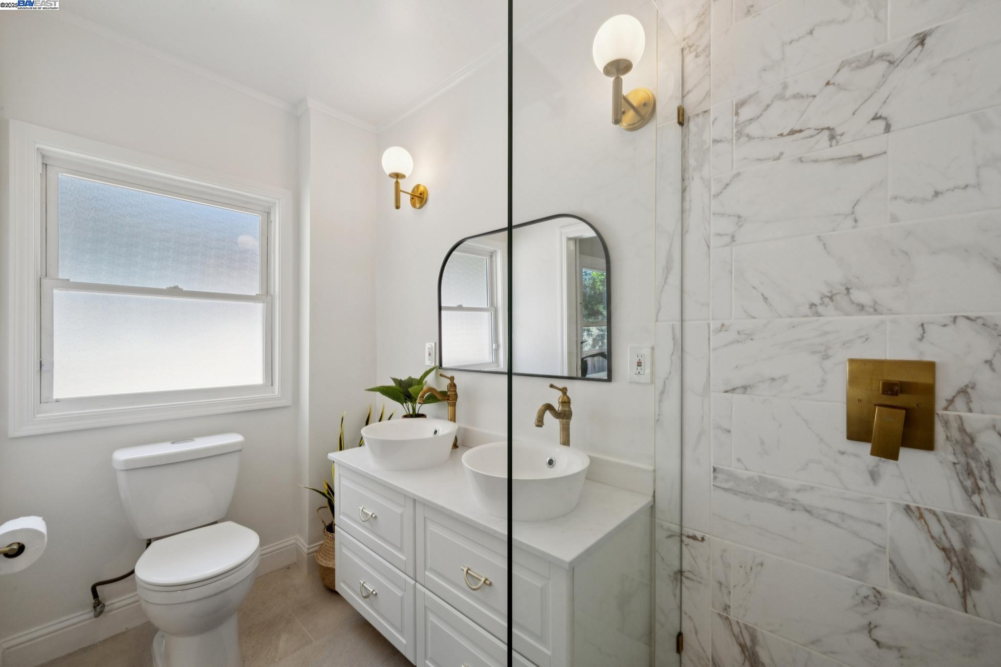 5427 CLAREMONT AVENUE