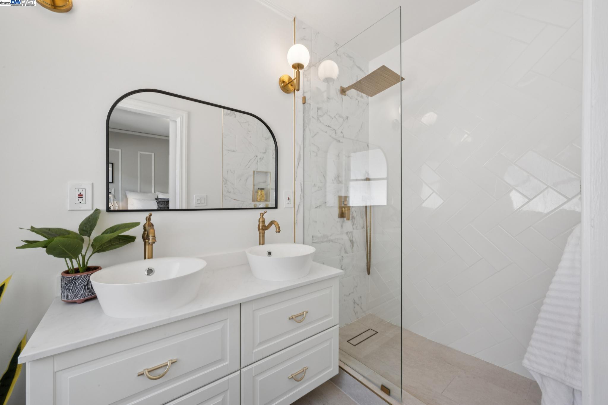 5427 CLAREMONT AVENUE