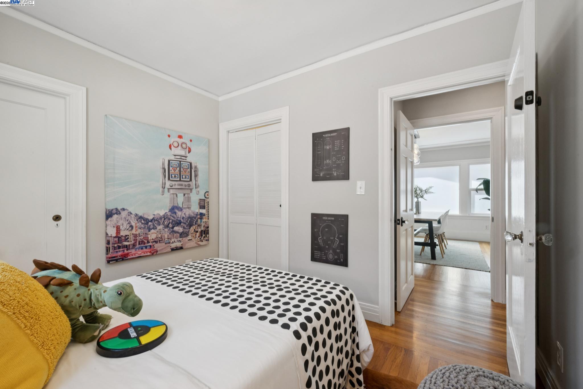 5427 CLAREMONT AVENUE