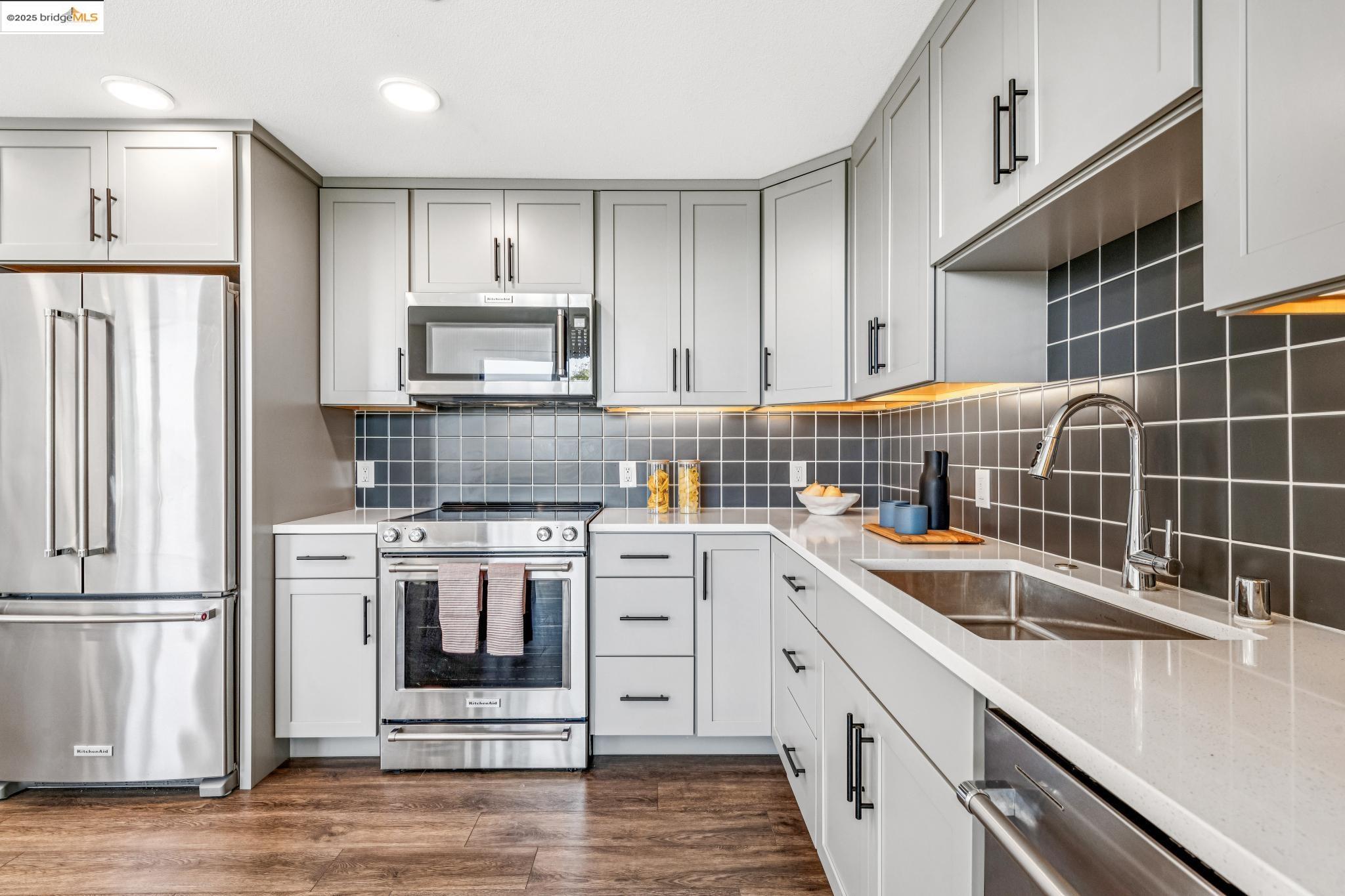 10300 San Pablo Ave # 303