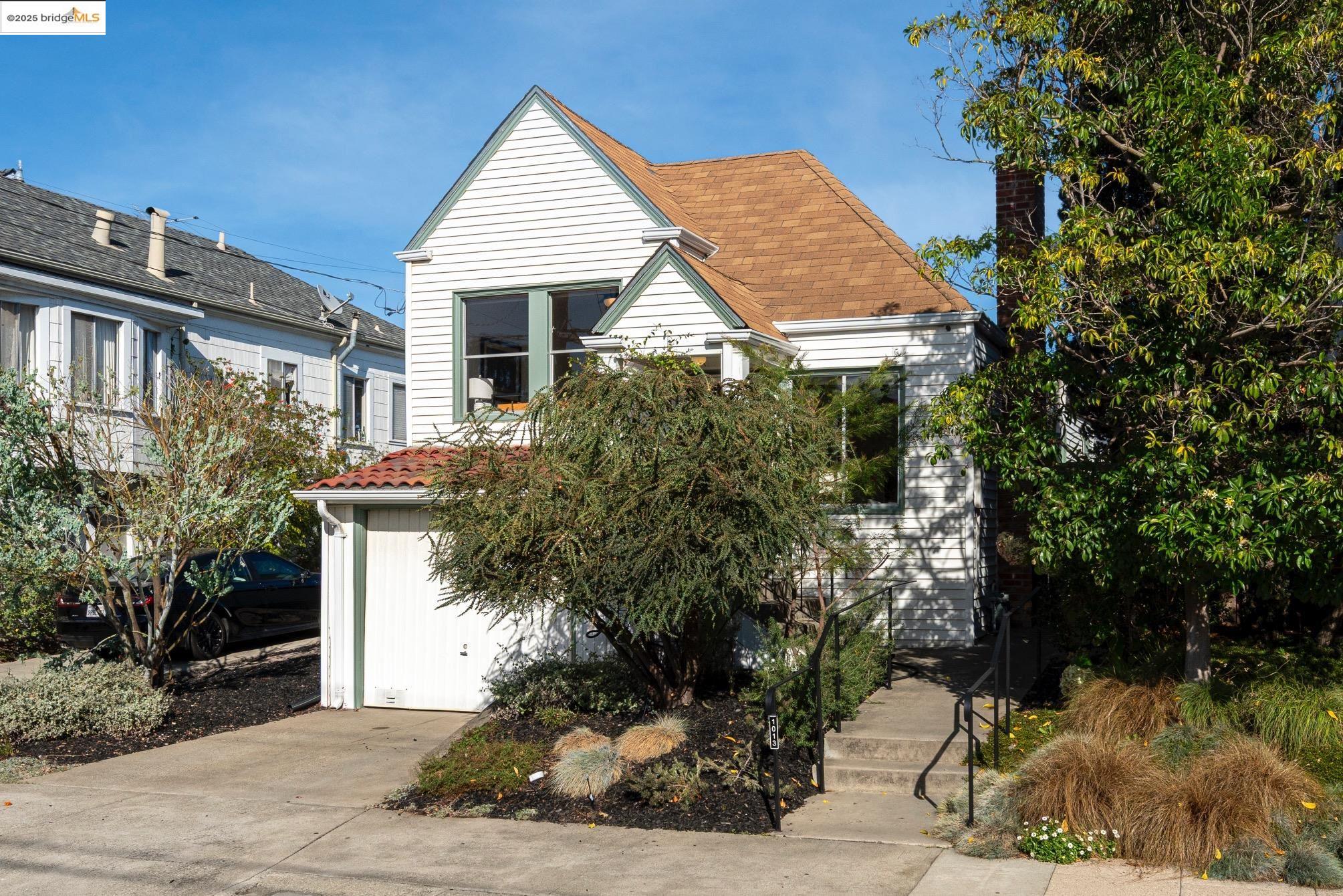 1013 Stannage Ave