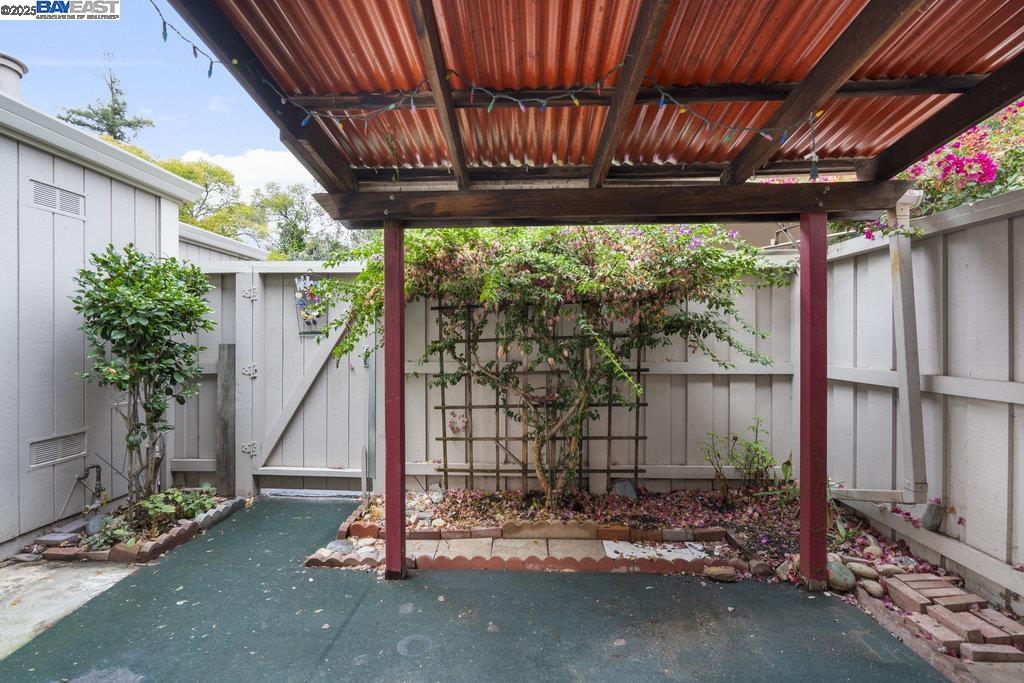 1261 Pine Creek Way # B