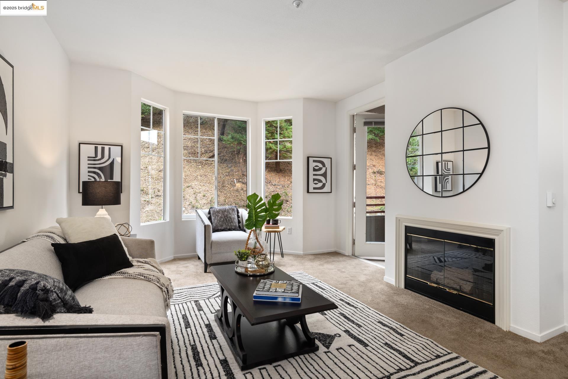 240 Caldecott Ln # 208