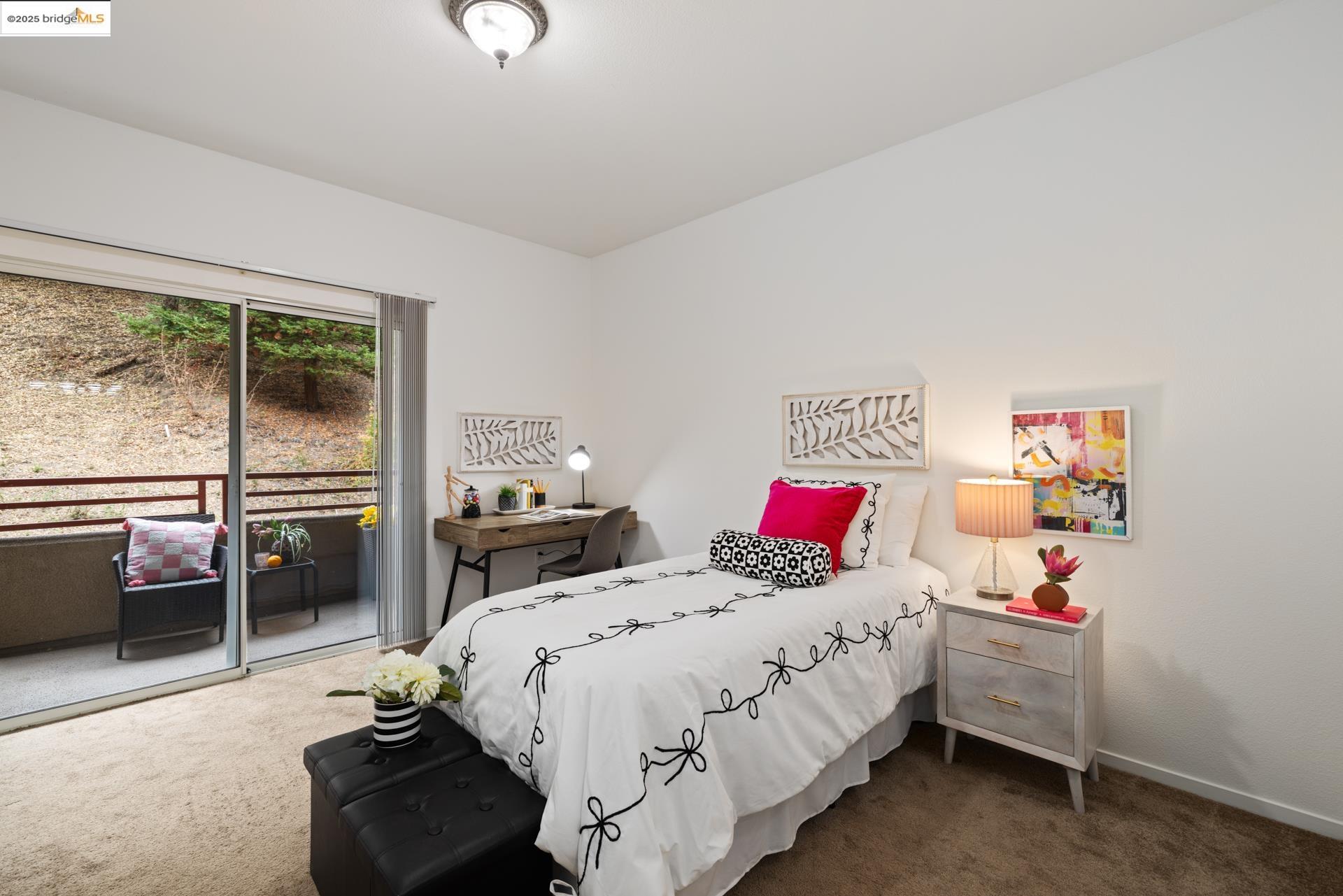 240 Caldecott Ln # 208