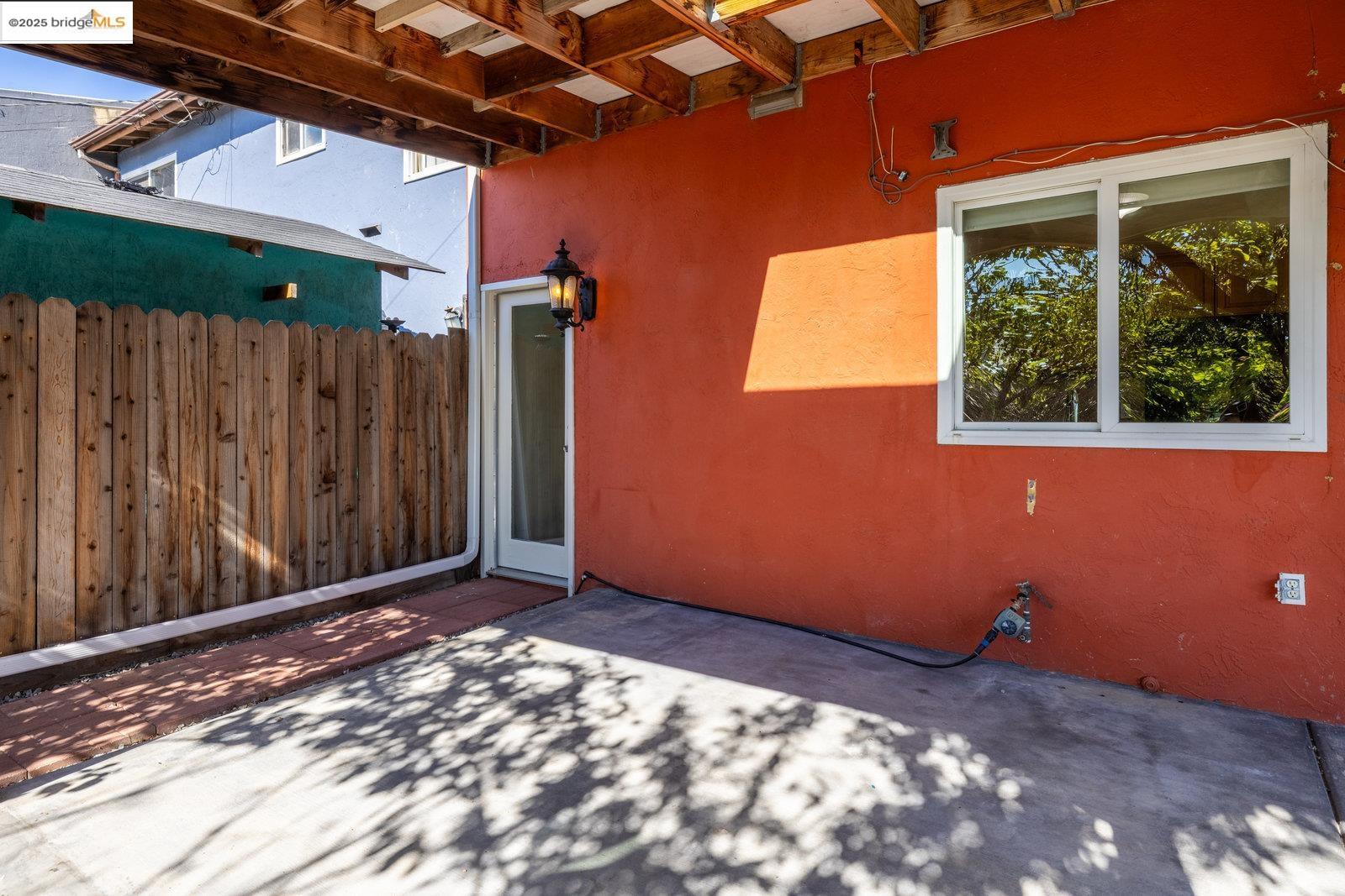 4610 Taft Ave