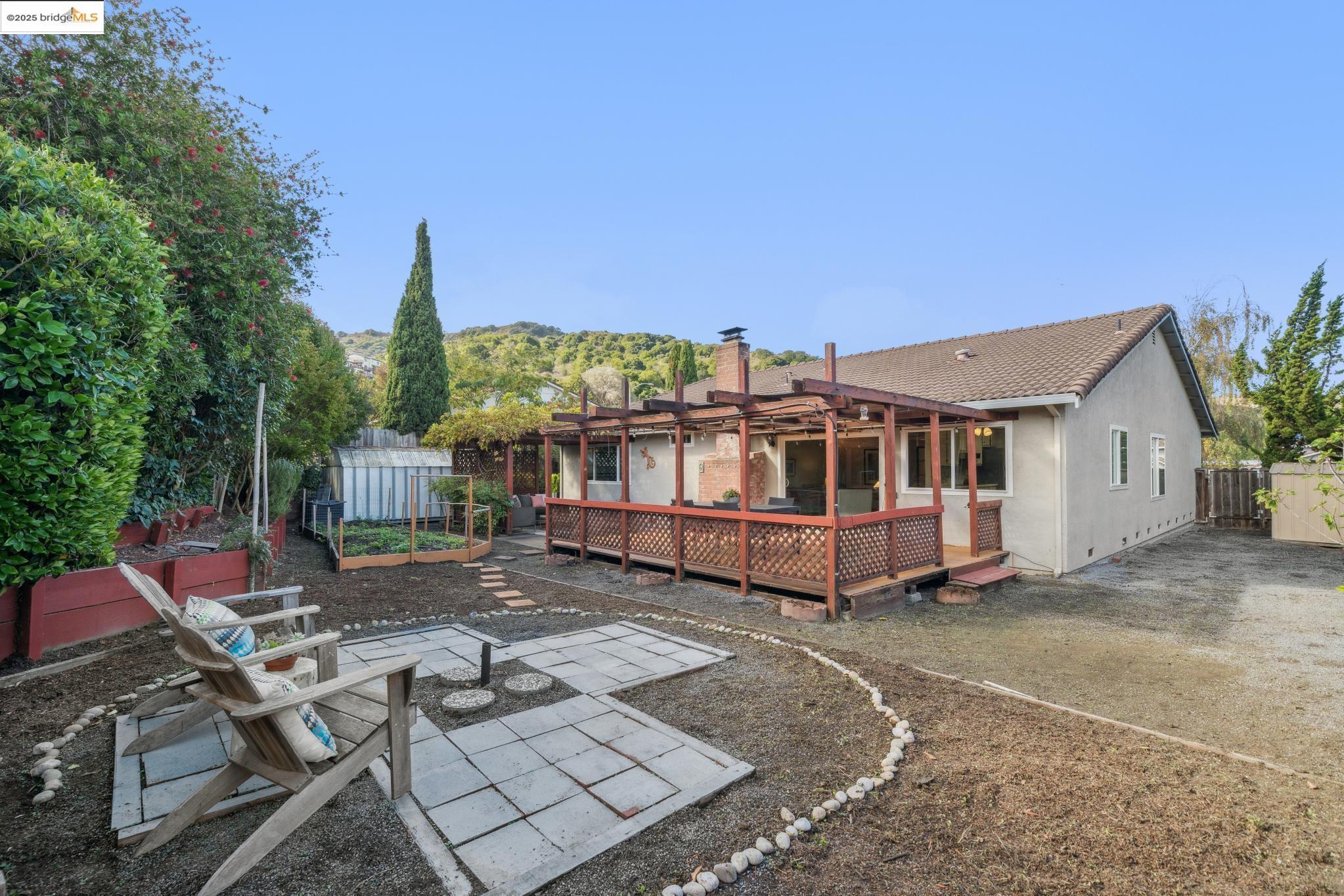 2216 Bristlecone Drive