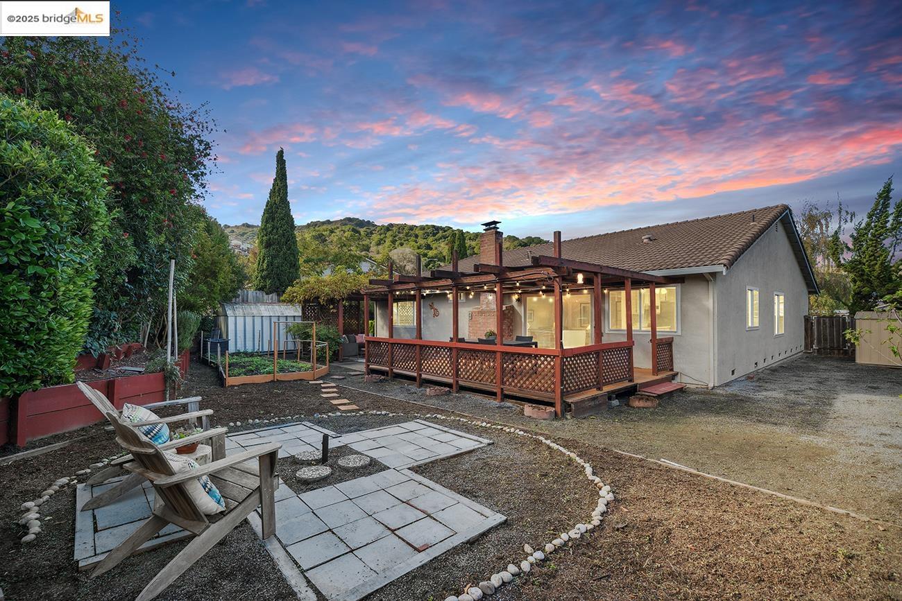 2216 Bristlecone Drive