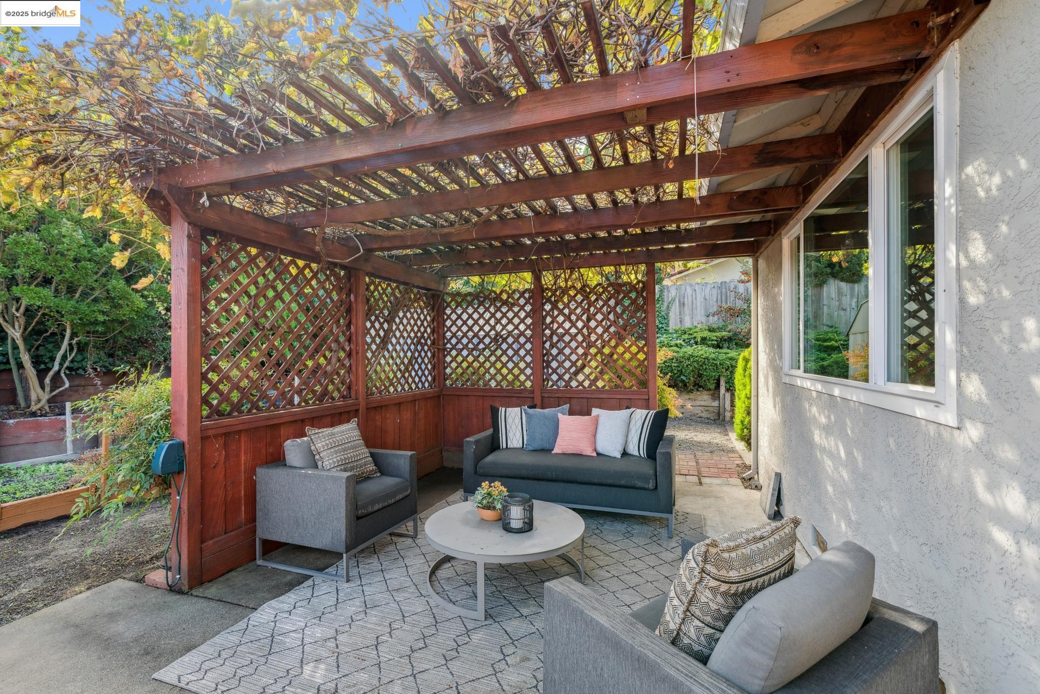 2216 Bristlecone Drive