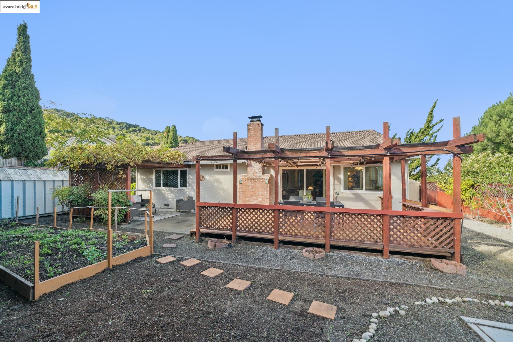 2216 Bristlecone Drive