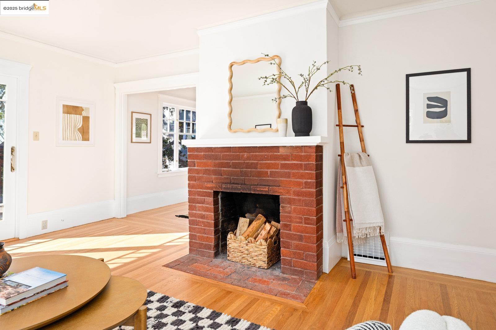 1124 Walnut St