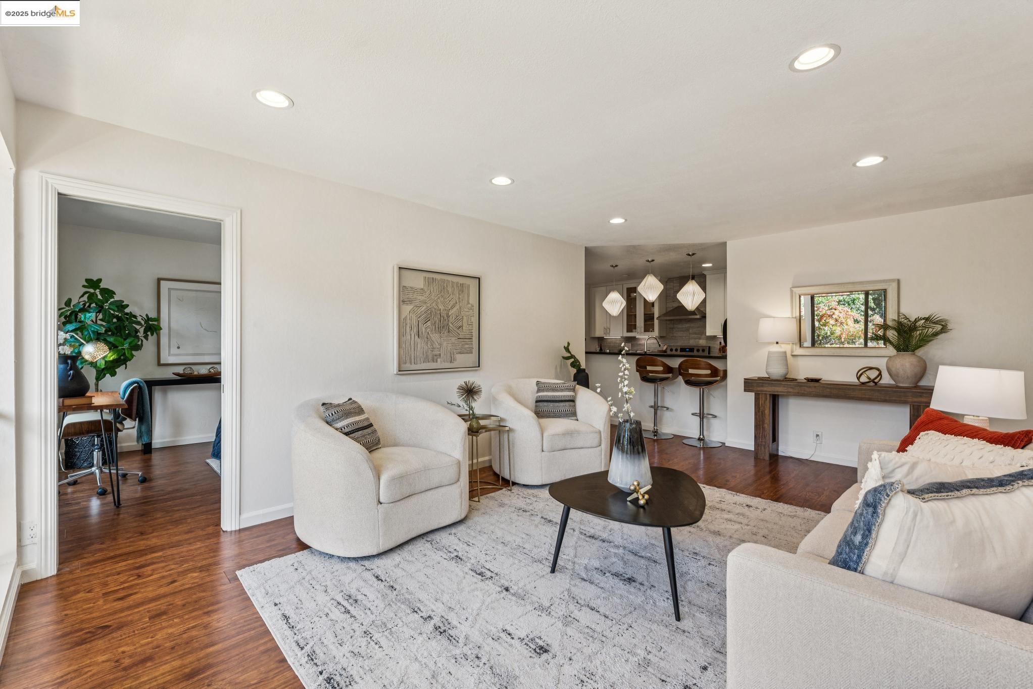 651 Oakland Ave Unit: 1E