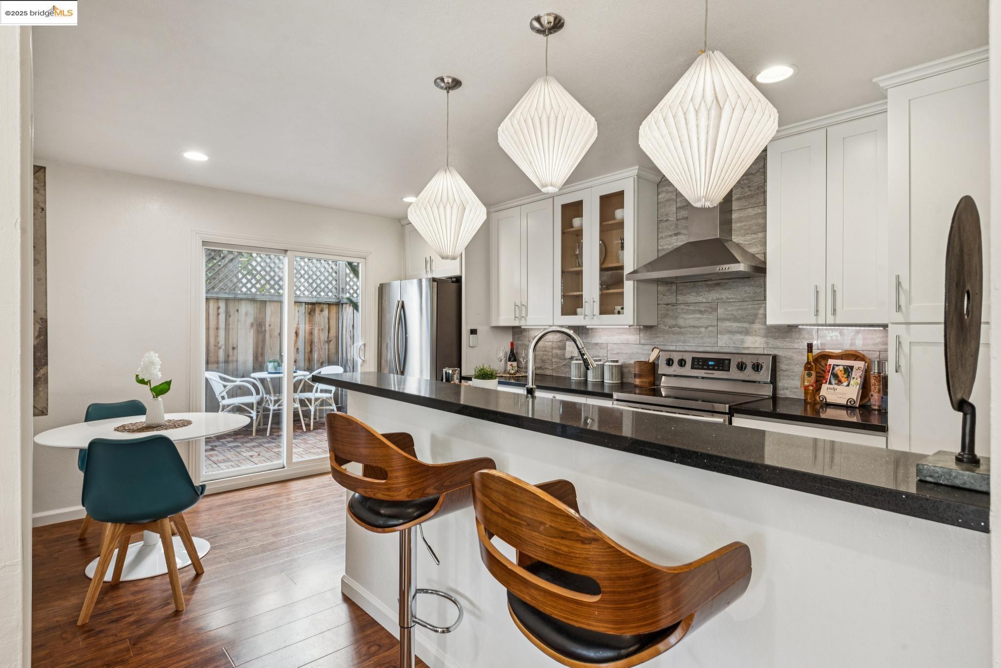 651 Oakland Ave Unit: 1E