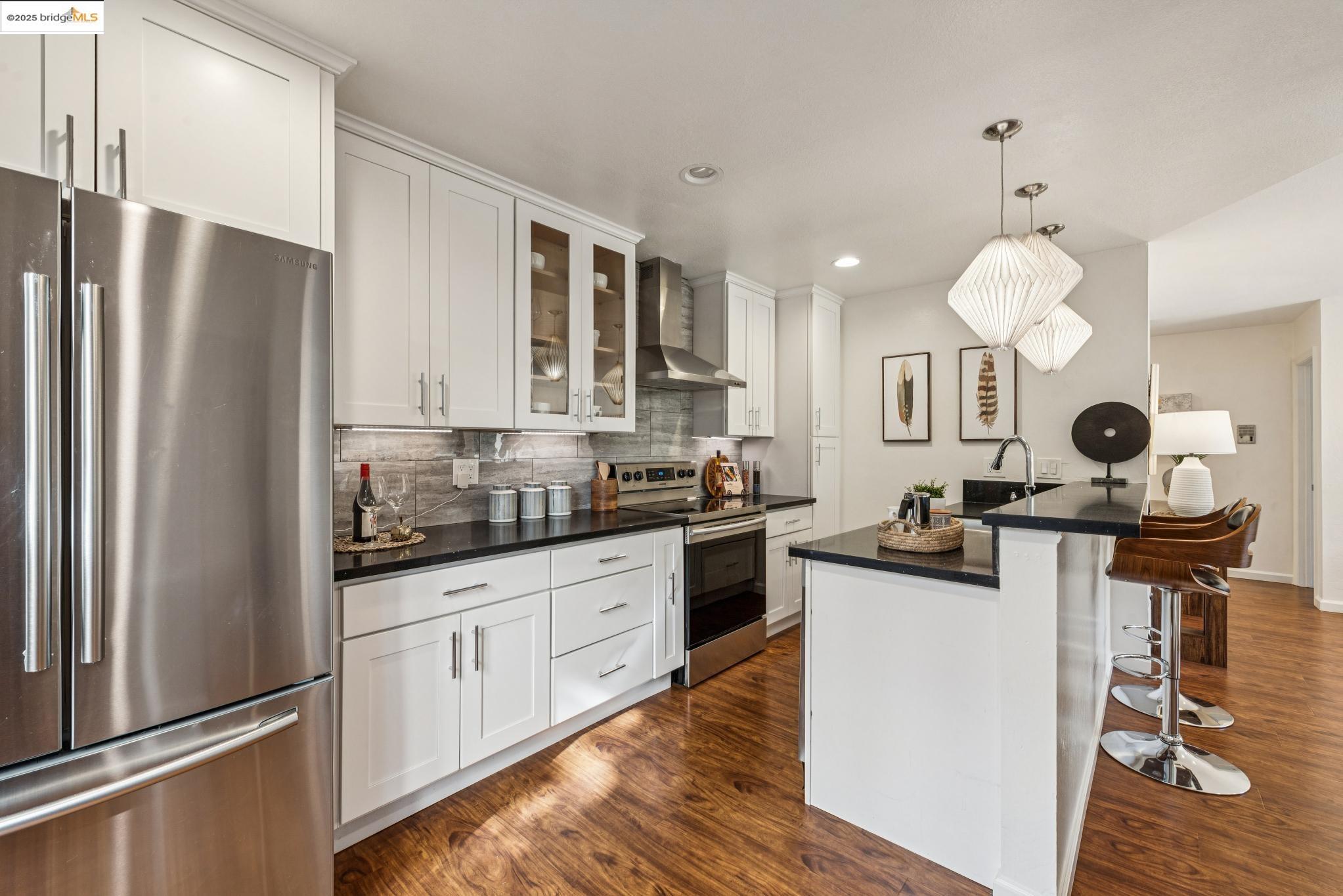 651 Oakland Ave Unit: 1E