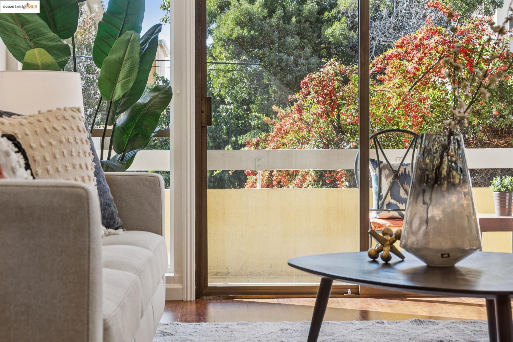 651 Oakland Ave Unit: 1E