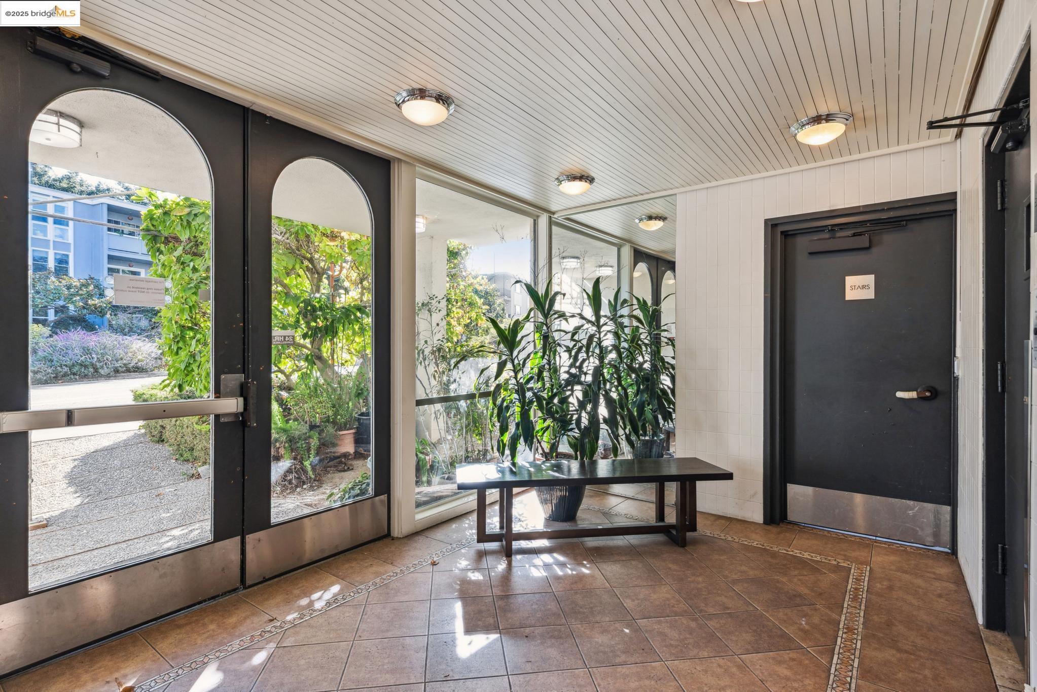 651 Oakland Ave Unit: 1E