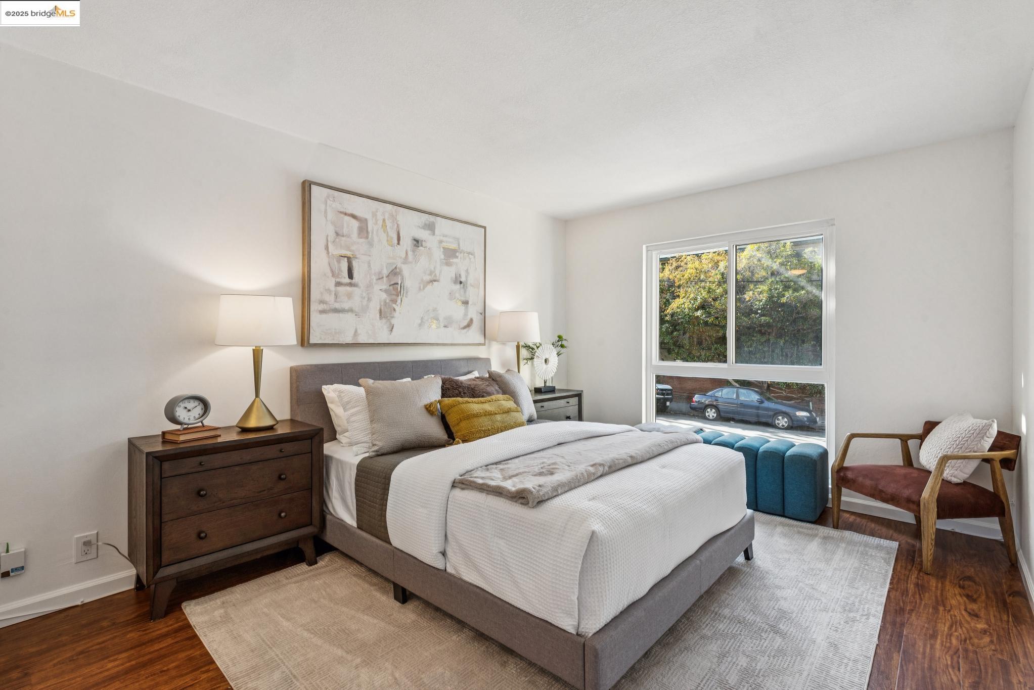 651 Oakland Ave Unit: 1E